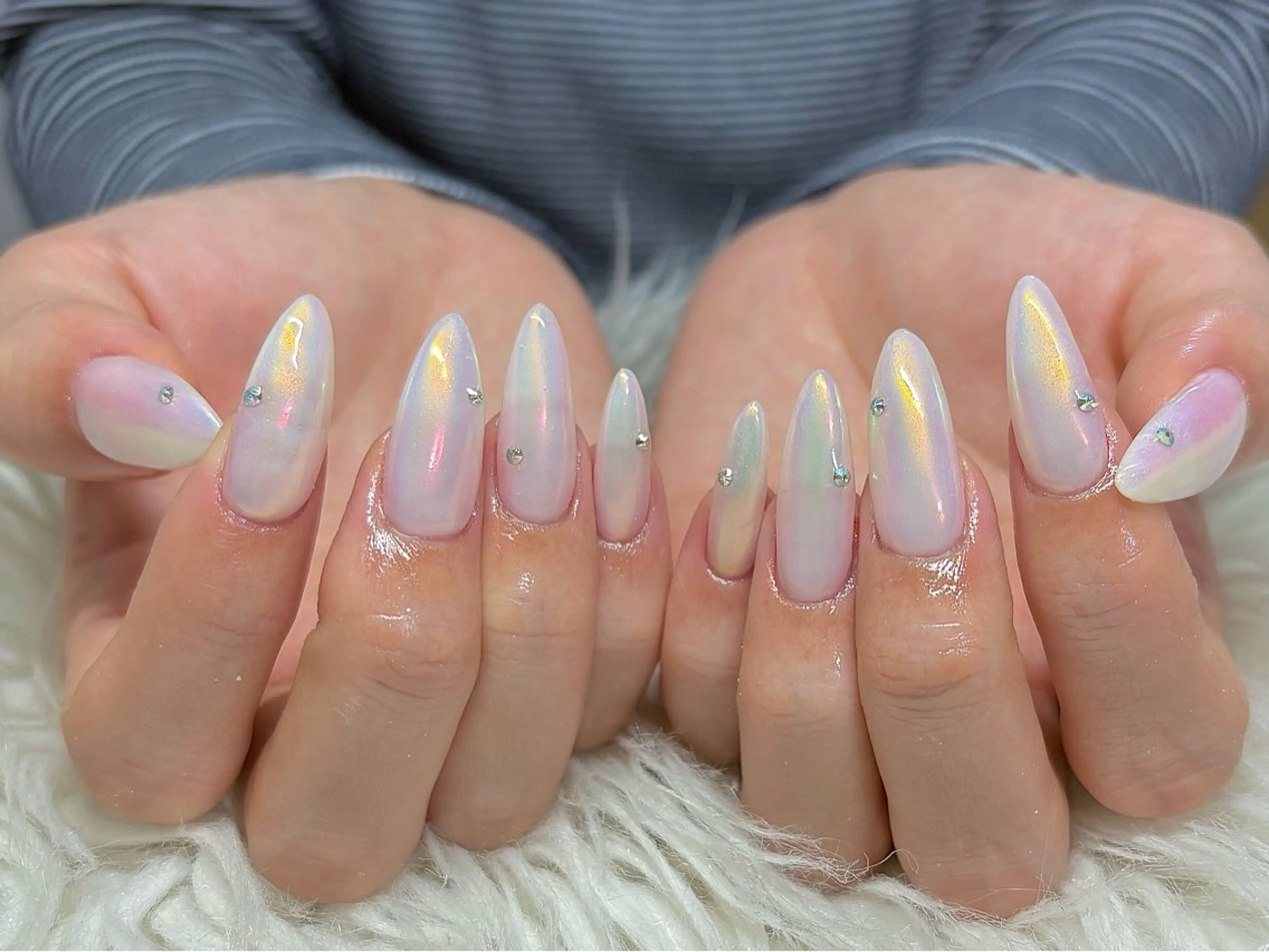 ネイル オーロラネイル ハンドネイル ハンドケア Kono Nanamiのネイルデザイン