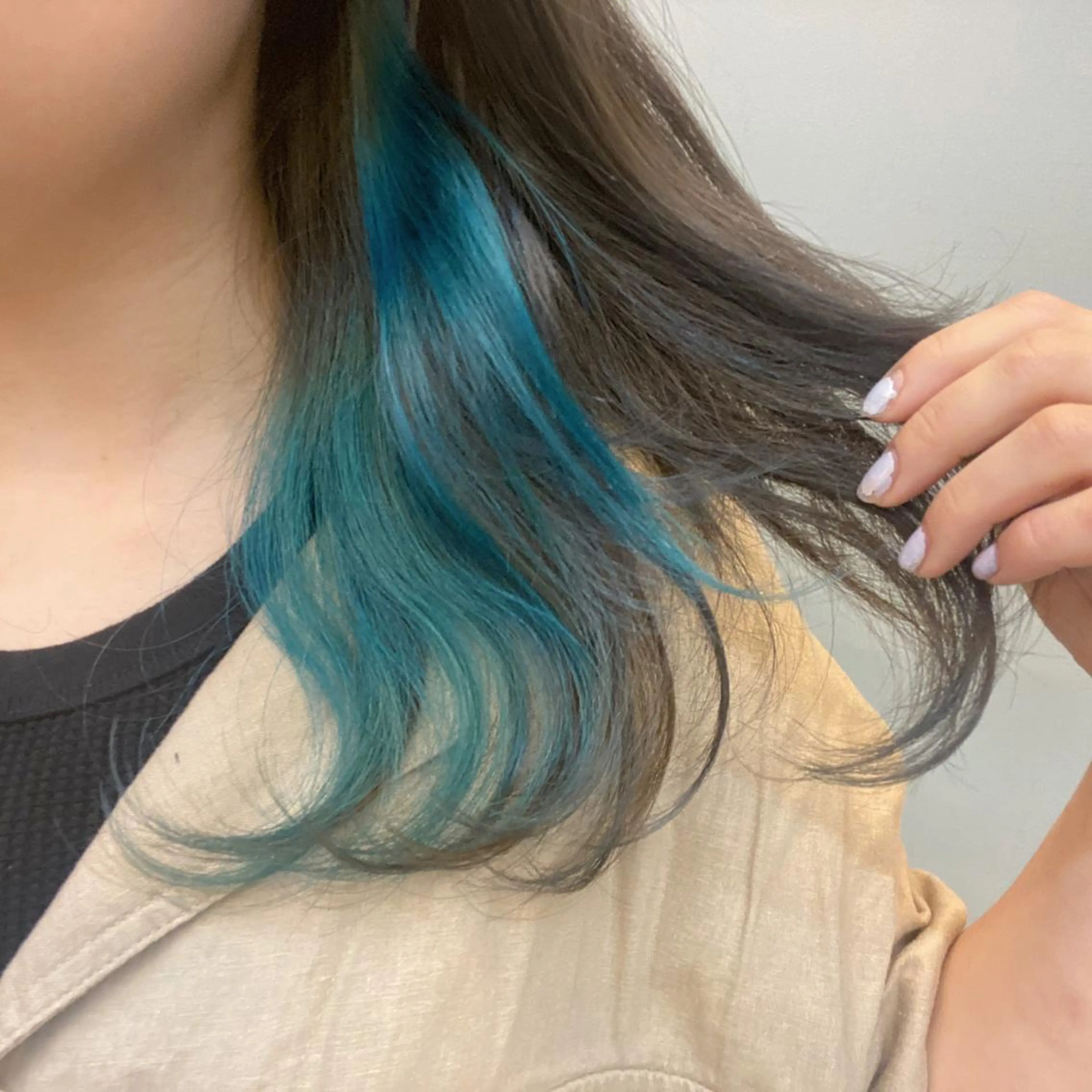 ミディアム カラー 岡野 静華のヘアスタイル