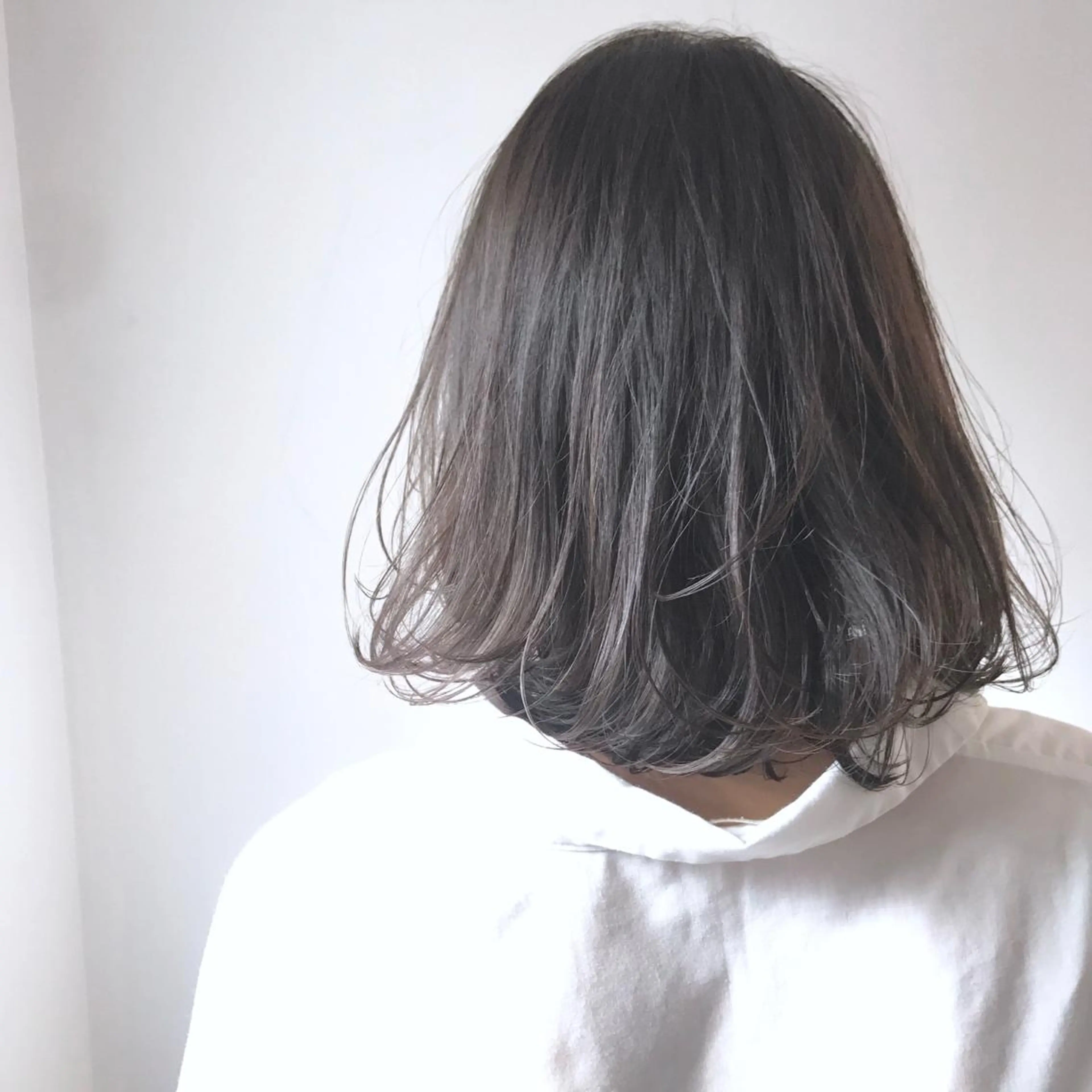 ミディアム ブリーチなしで透明感 艶カラー【Ryo】のヘアスタイル