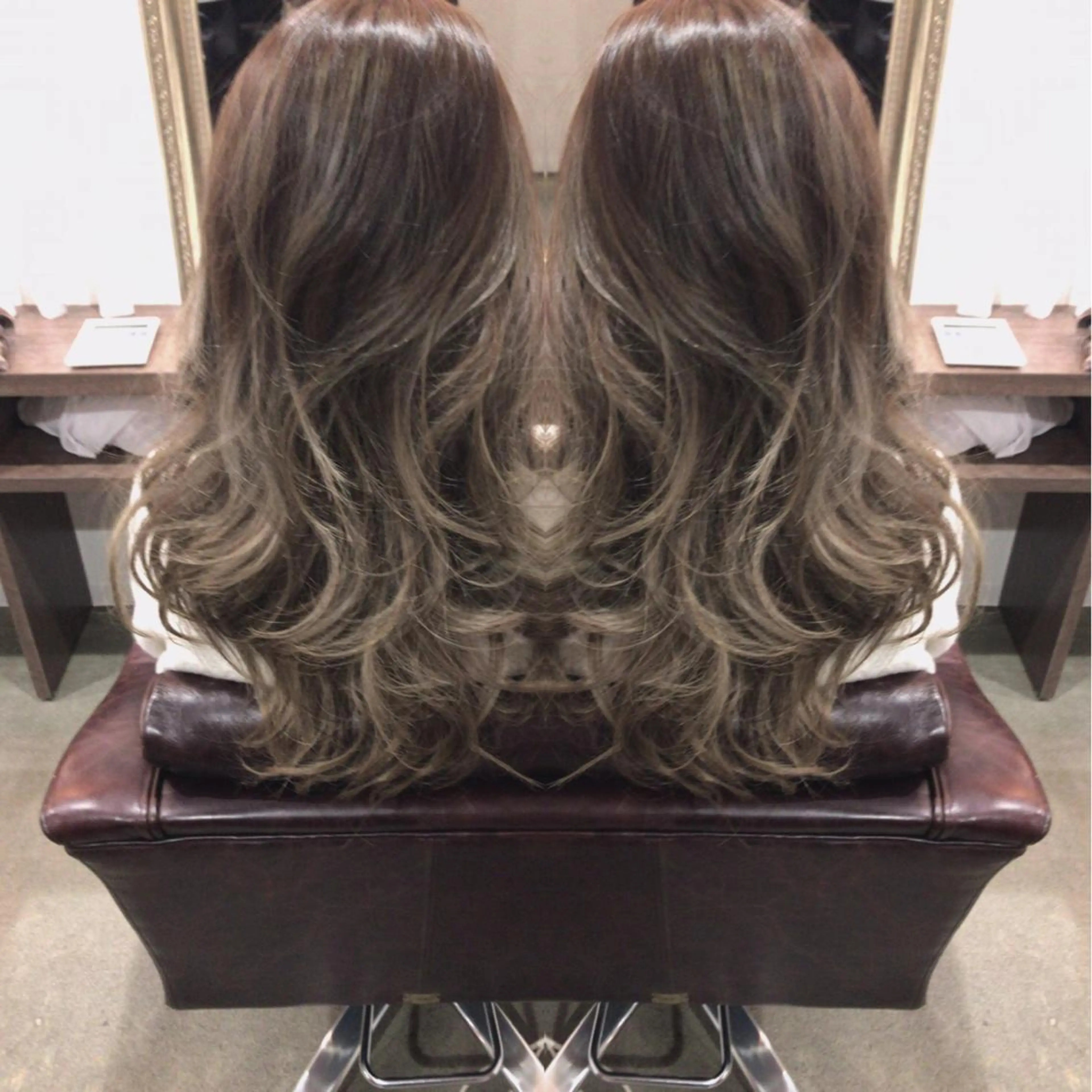 ロング カラー レイヤーカット匠 イソザキノリユキのヘアスタイル