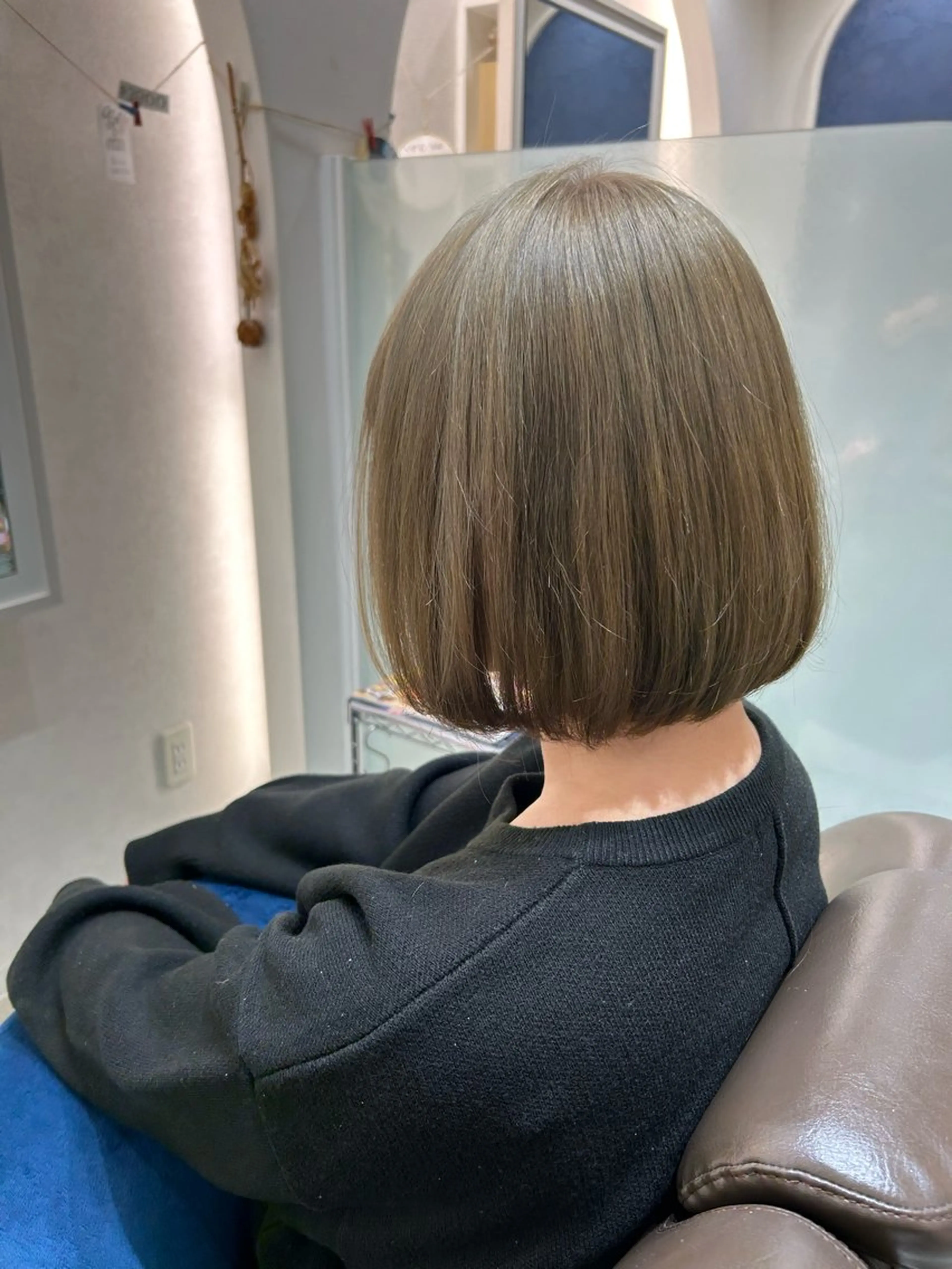 ショート カラー ベージュカラー ブリーチ オリーブベージュ Chou所属・Chou kahoのヘアスタイル