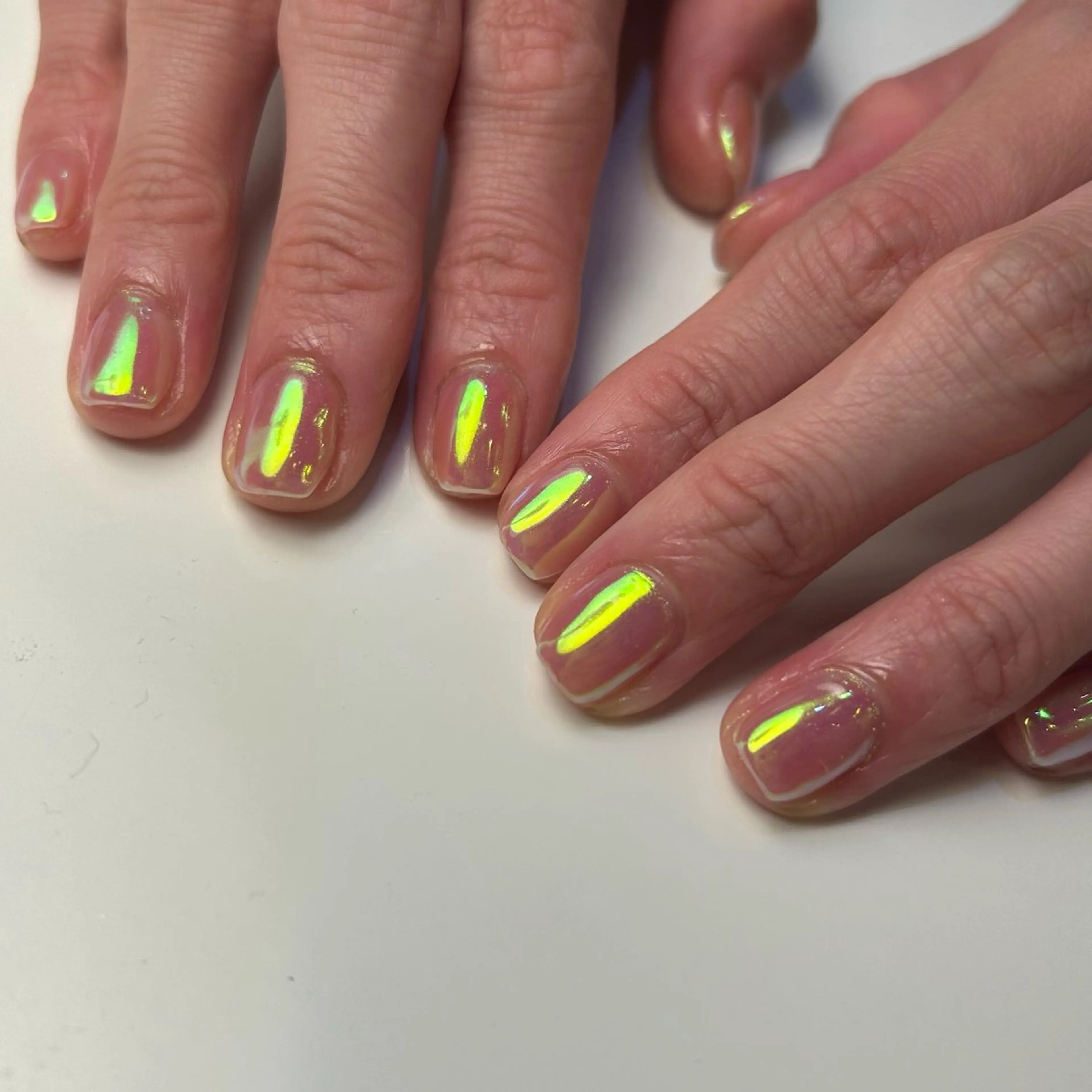 ネイル オーロラネイル ワンカラーネイル Yumi 広尾|恵比寿ネイルのネイルデザイン