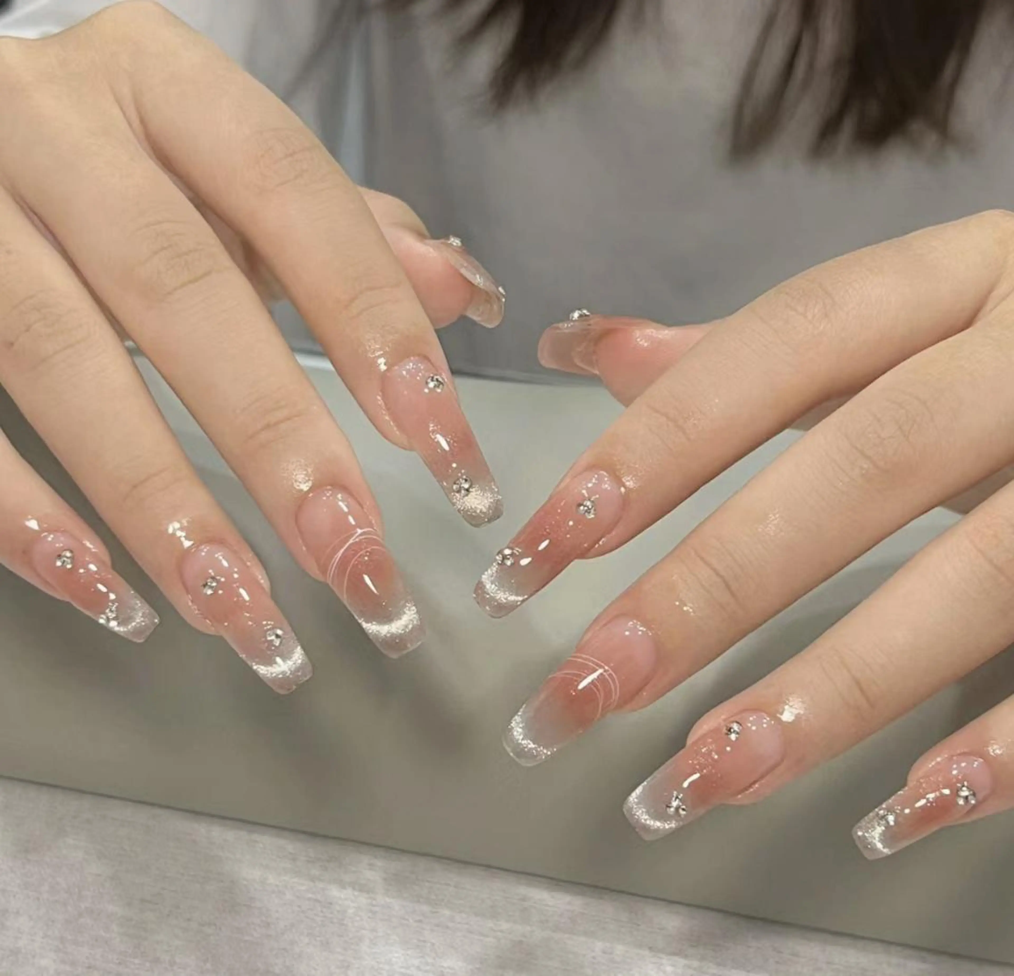 ネイル アートネイル 長さ出し ネイルチップ Queens テイのネイルデザイン