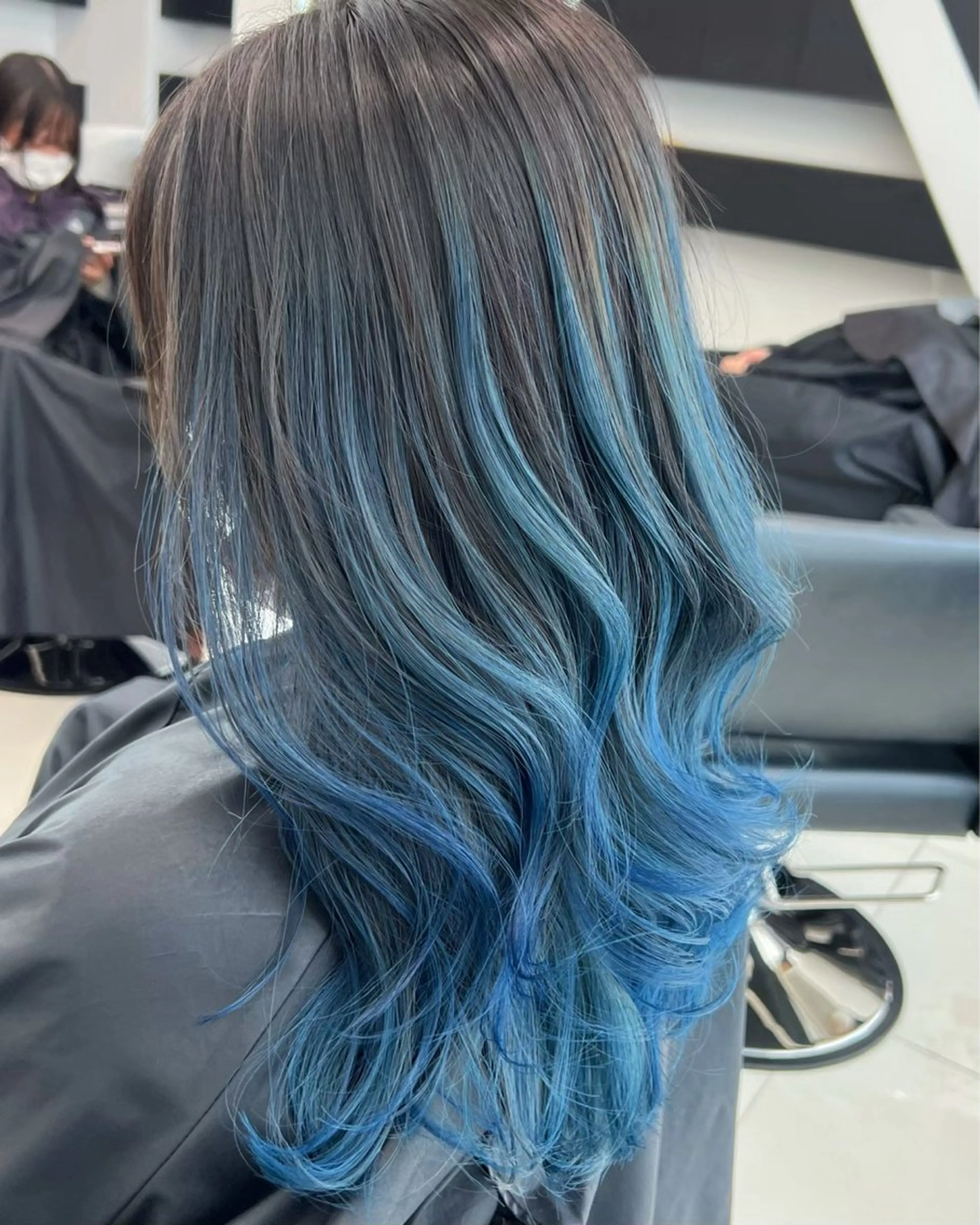 ロング カラー ヘアアレンジ バレイヤージュ レイヤーカット ヘアカラー トリートメント ブリーチカラー デザインカラー　海音のヘアスタイル