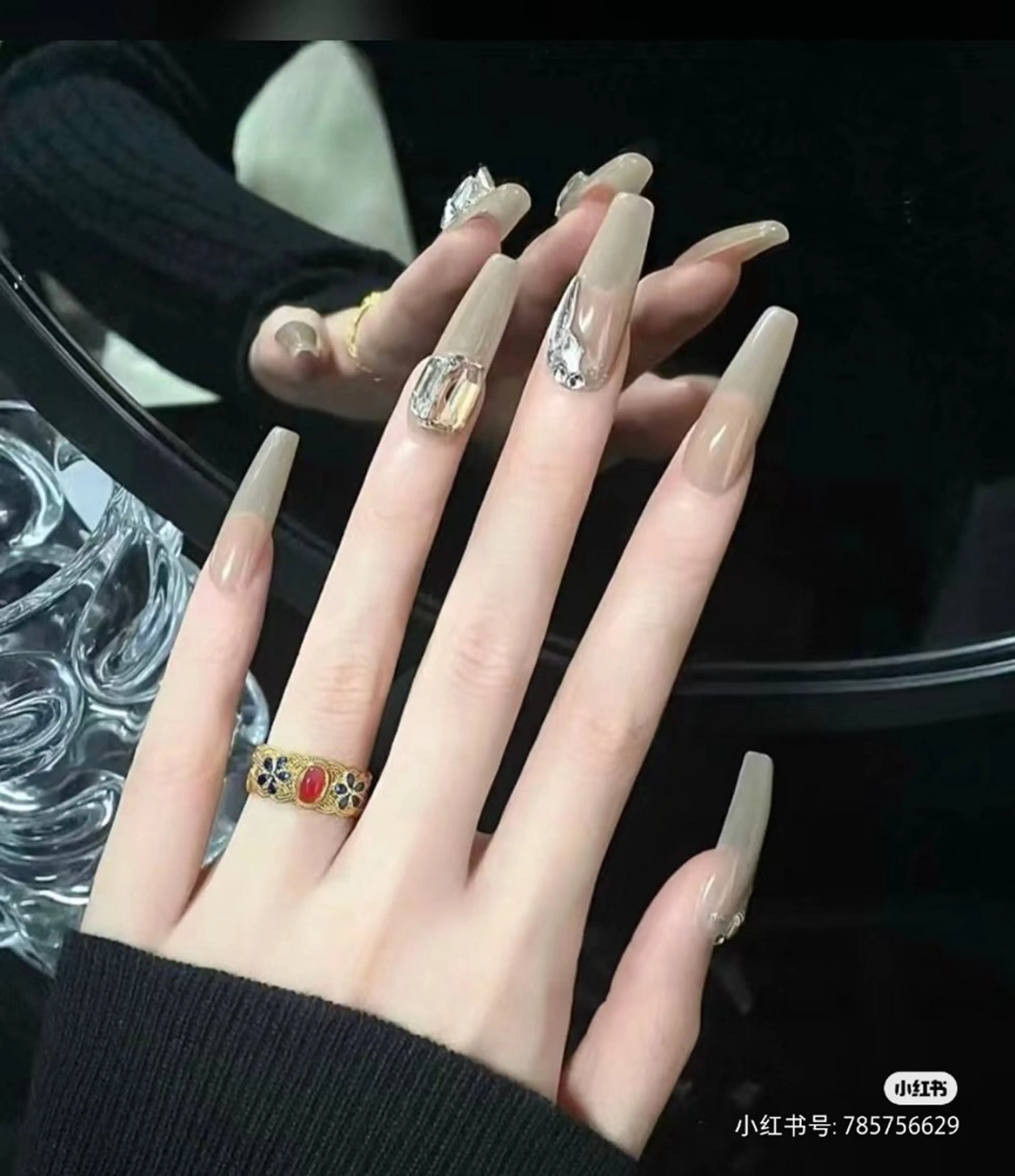 ネイル Theone栄店 伊藤のネイルデザイン