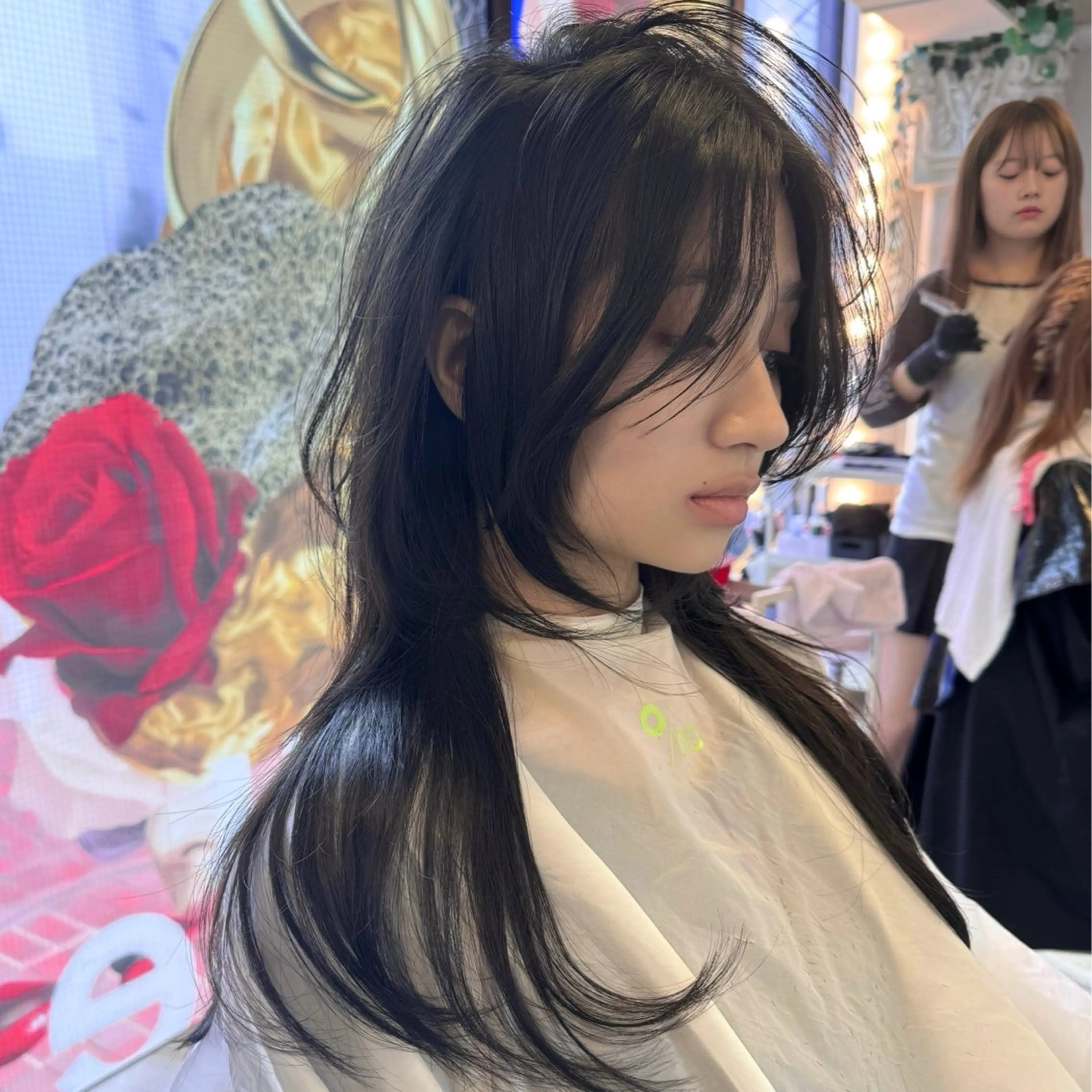 セミロング SHIN レイヤーカットのヘアスタイル