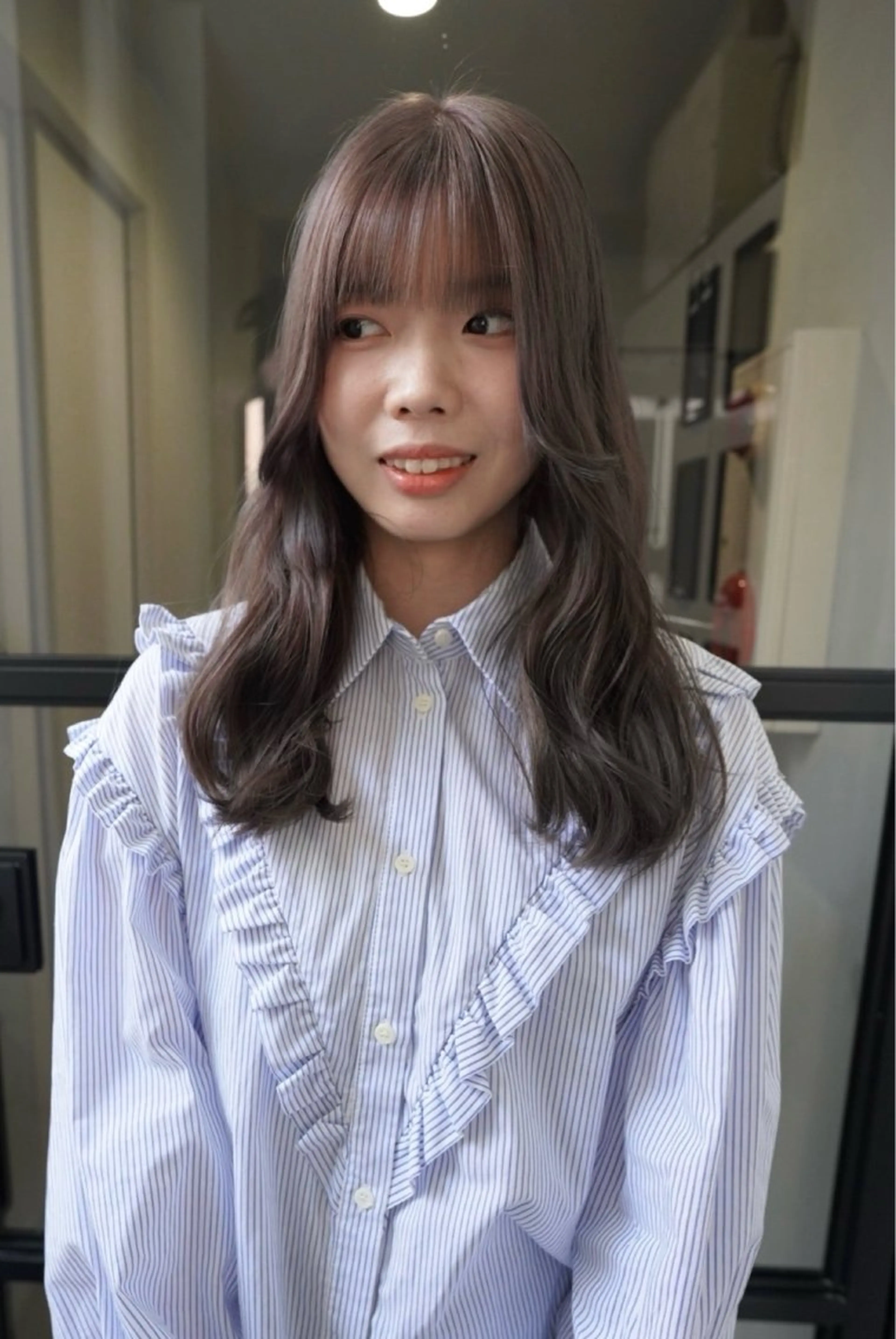 セミロング ヘアカラー wabi【ワビ】所属・manami/ヘア セット/ハイトーンのヘアスタイル