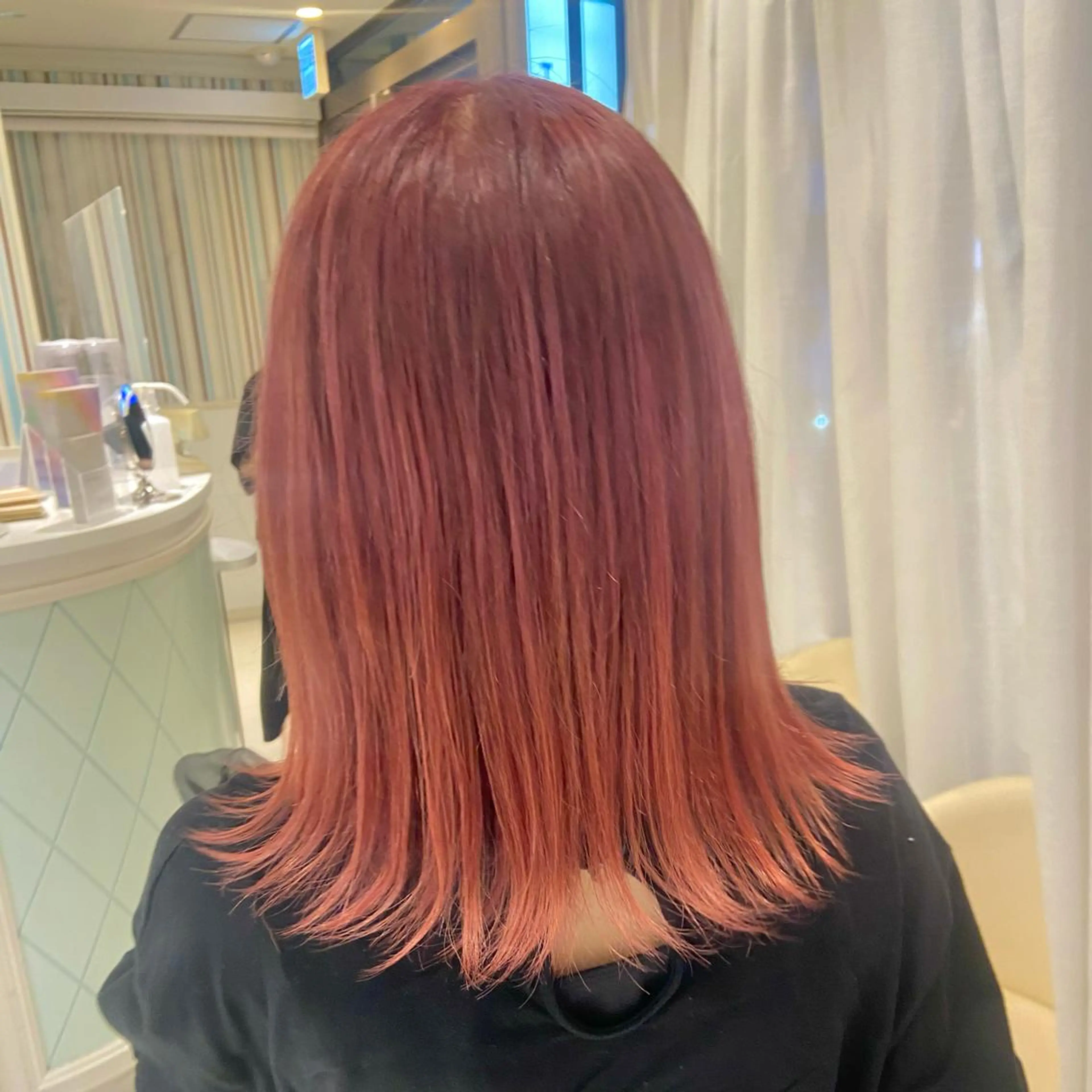 ミディアム カラー SALOWIN 新宿三丁目East所属・縮毛矯正/艶カラー /美髪/ﾒｸﾞﾐのヘアスタイル