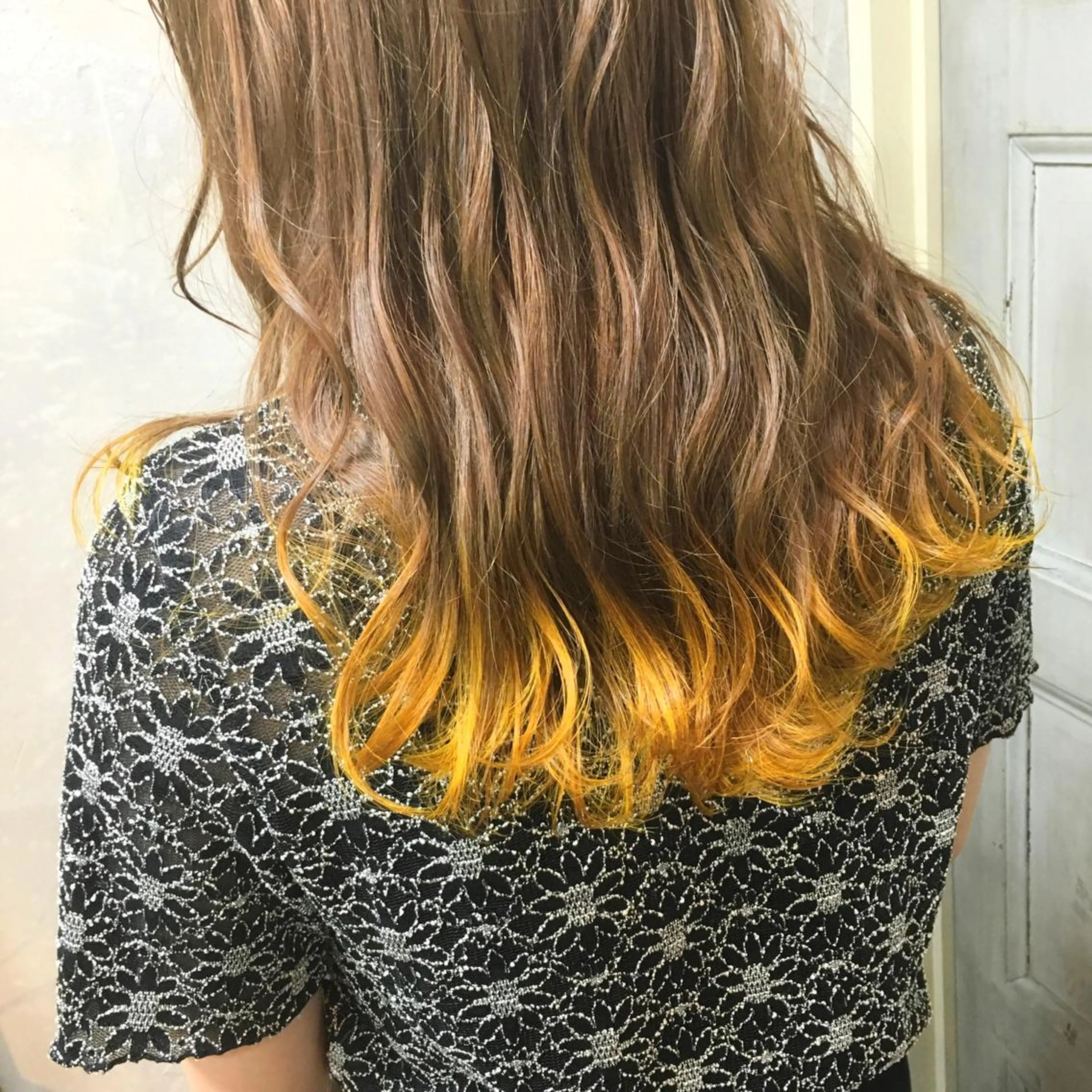 セミロング カラー グレージュ イエローカラー autre所属・大久保 ひでなりのヘアスタイル