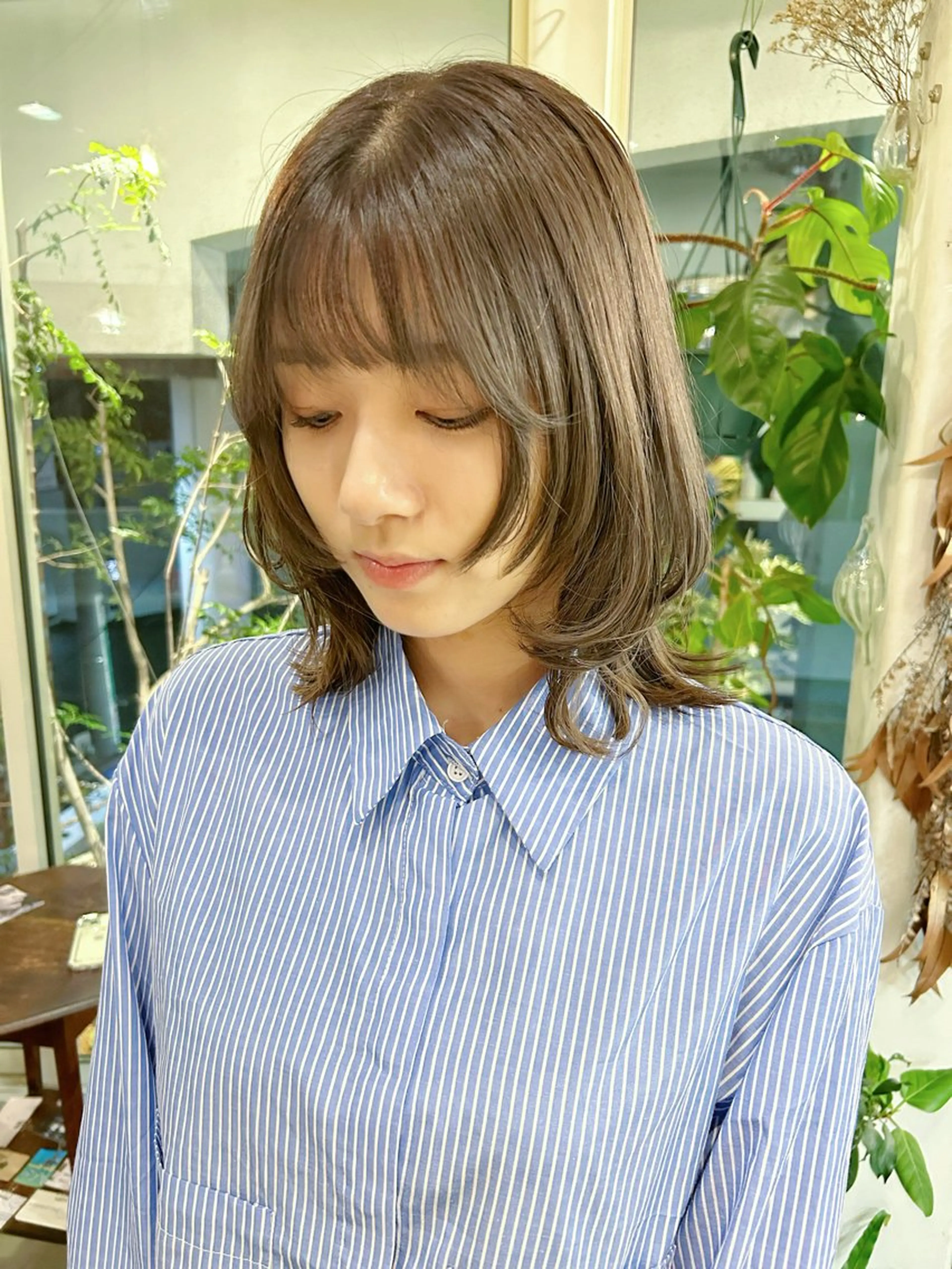 ミディアム 顔まわりレイヤー 顔周りカット レイヤーカット ウルフカット hairsalon necco所属・谷澤 朋佳のヘアスタイル