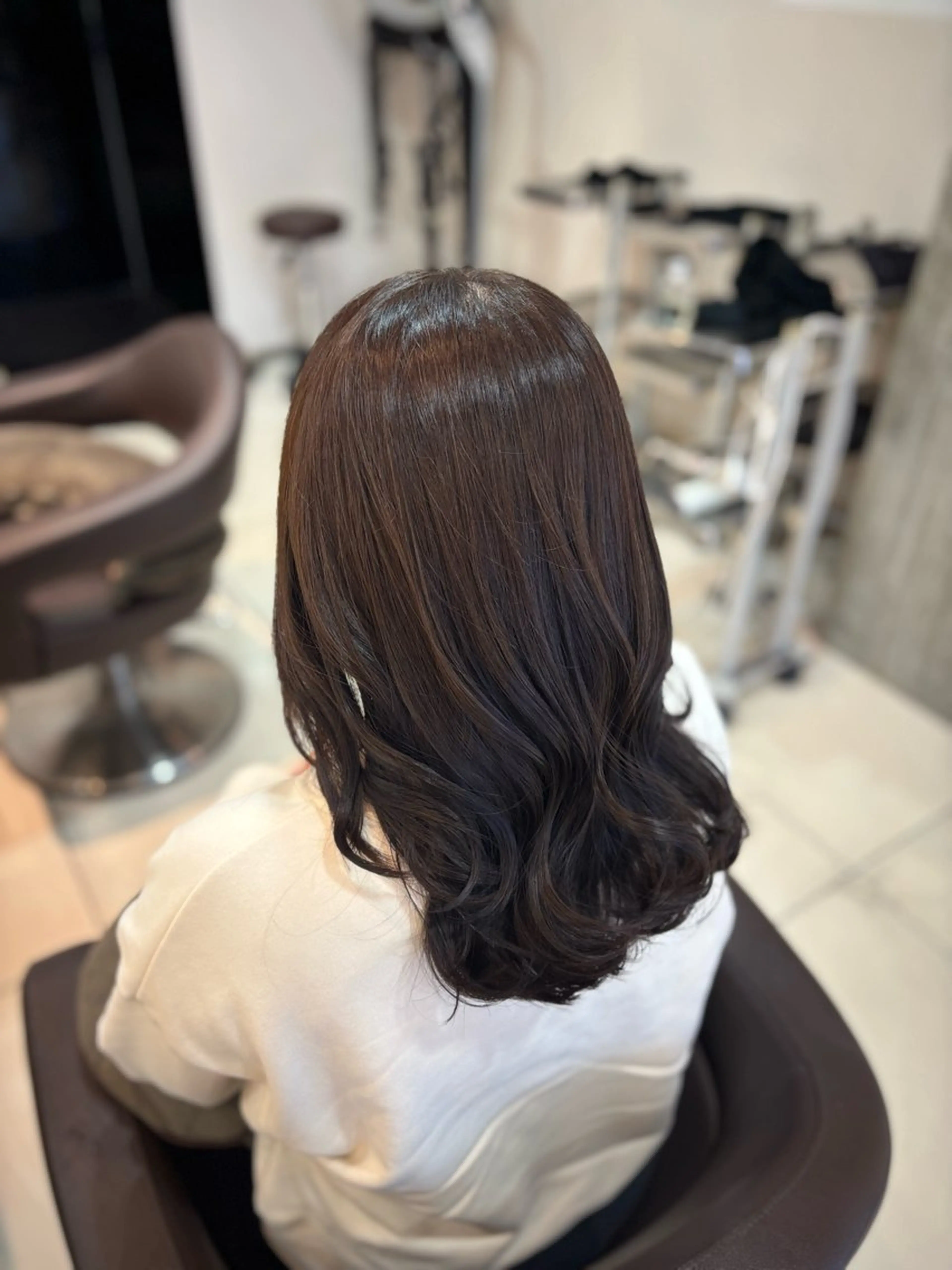 ロング カラー ヘアカラー 🌈コテ巻き風パーマ LOHASせいな🌈のヘアスタイル