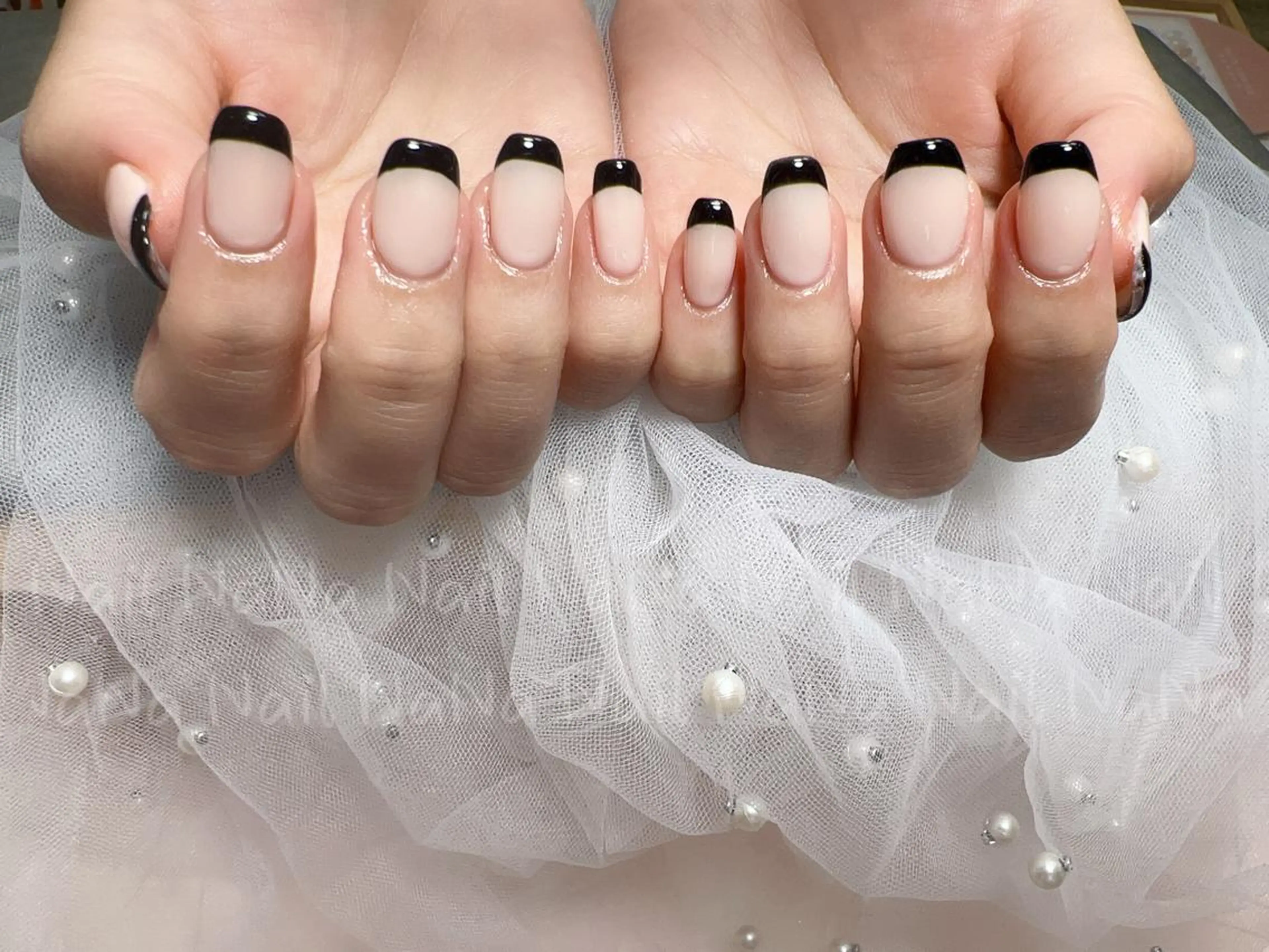 ミディアム カラー ネイル フレンチネイル ハンドネイル Nail NaNaのネイルデザイン