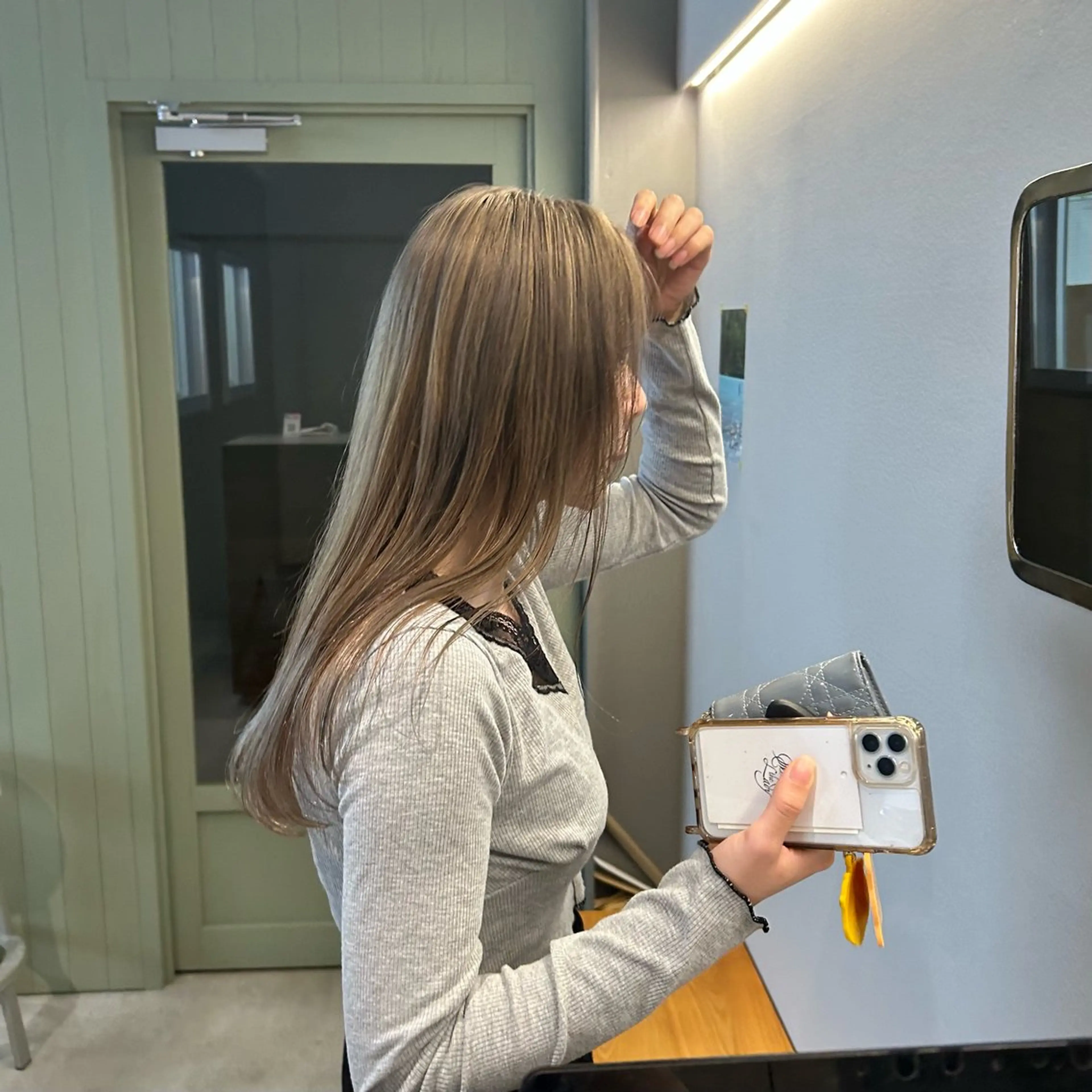 ロング 石黒 良華のヘアスタイル