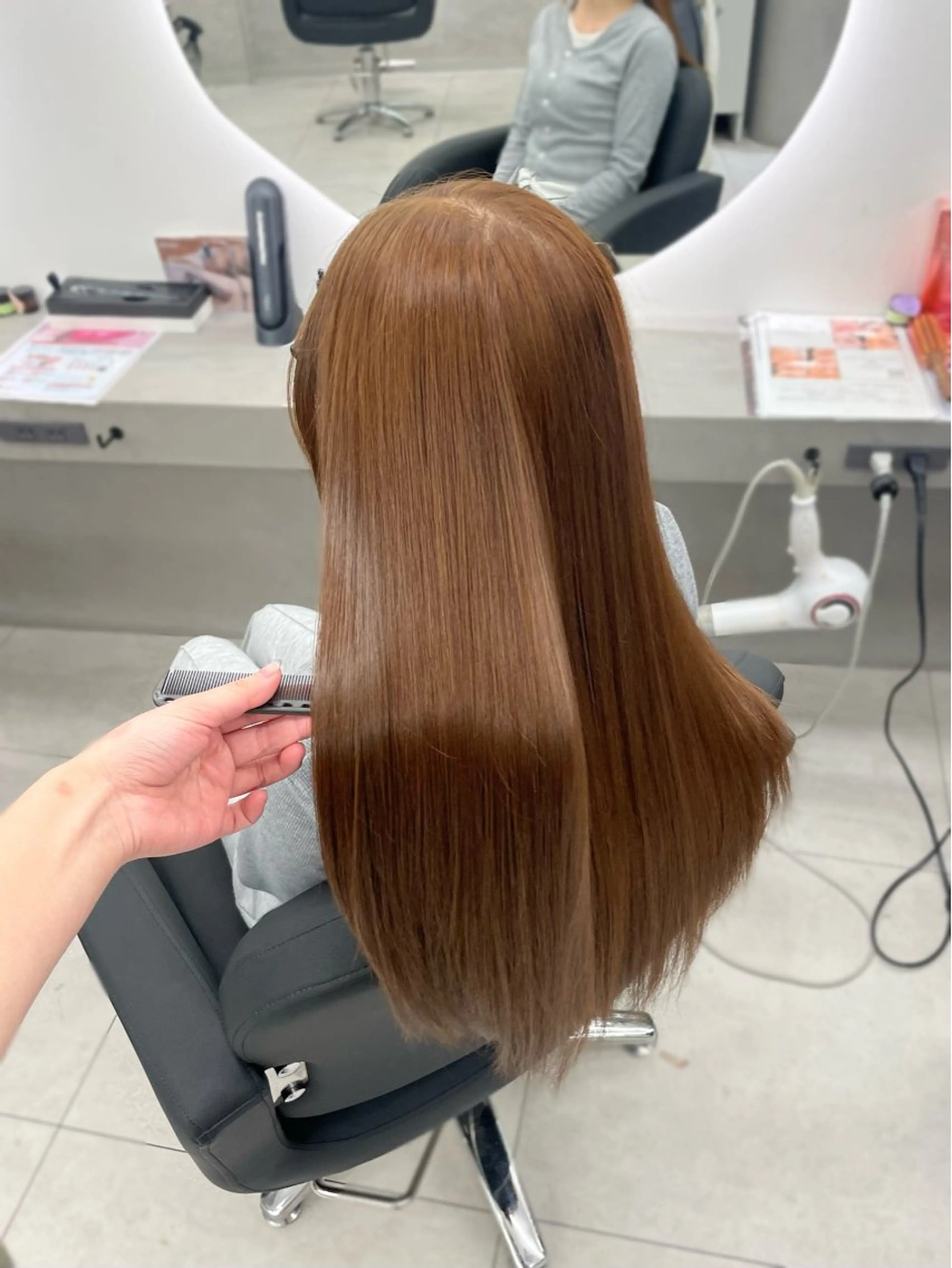 ロング カラー ベージュカラー ブリーチ ブラウンカラー ブリーチなしカラー ヘアカラー 愛華 【geep】のヘアスタイル