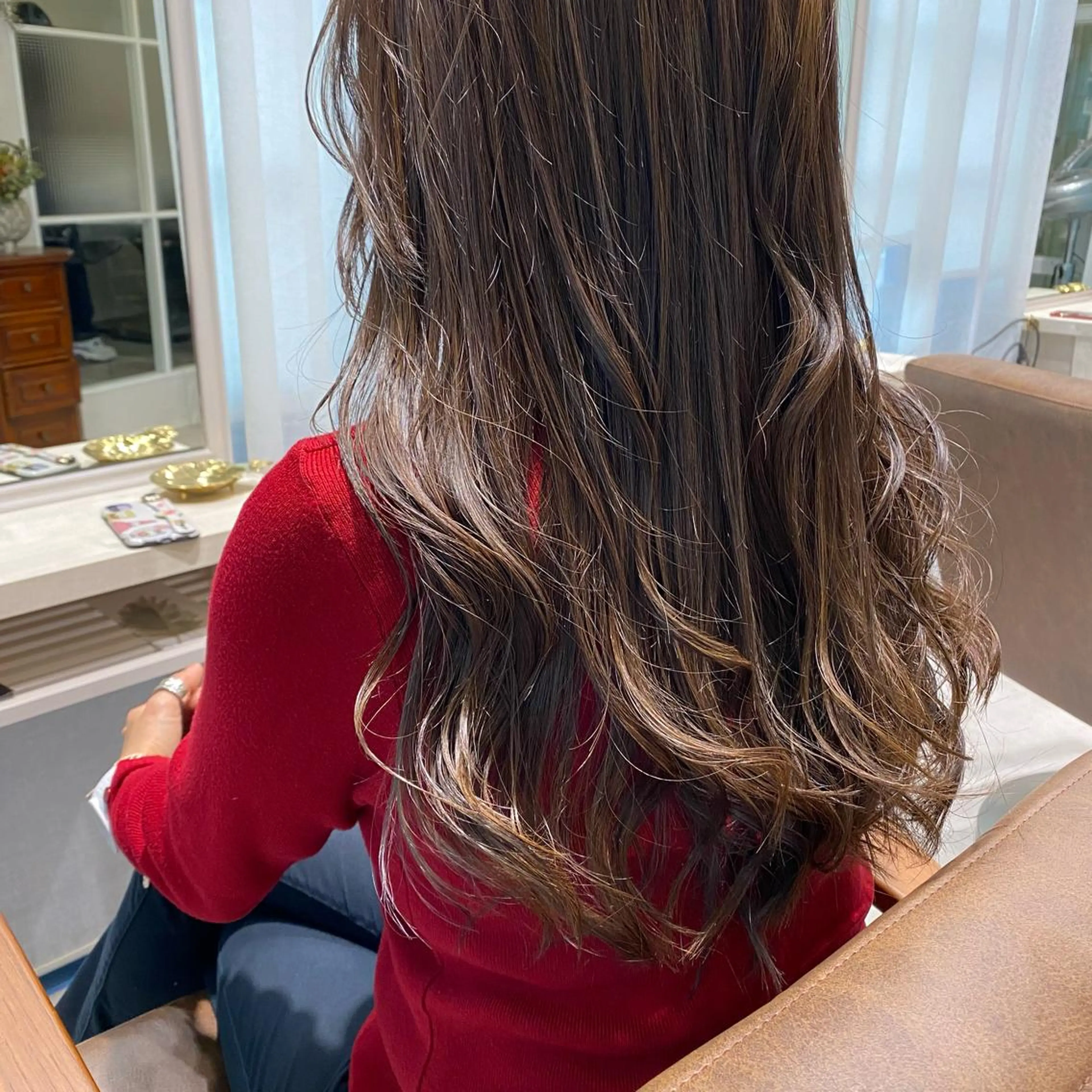 ロング ヘアカラー 大久保 優香のヘアスタイル