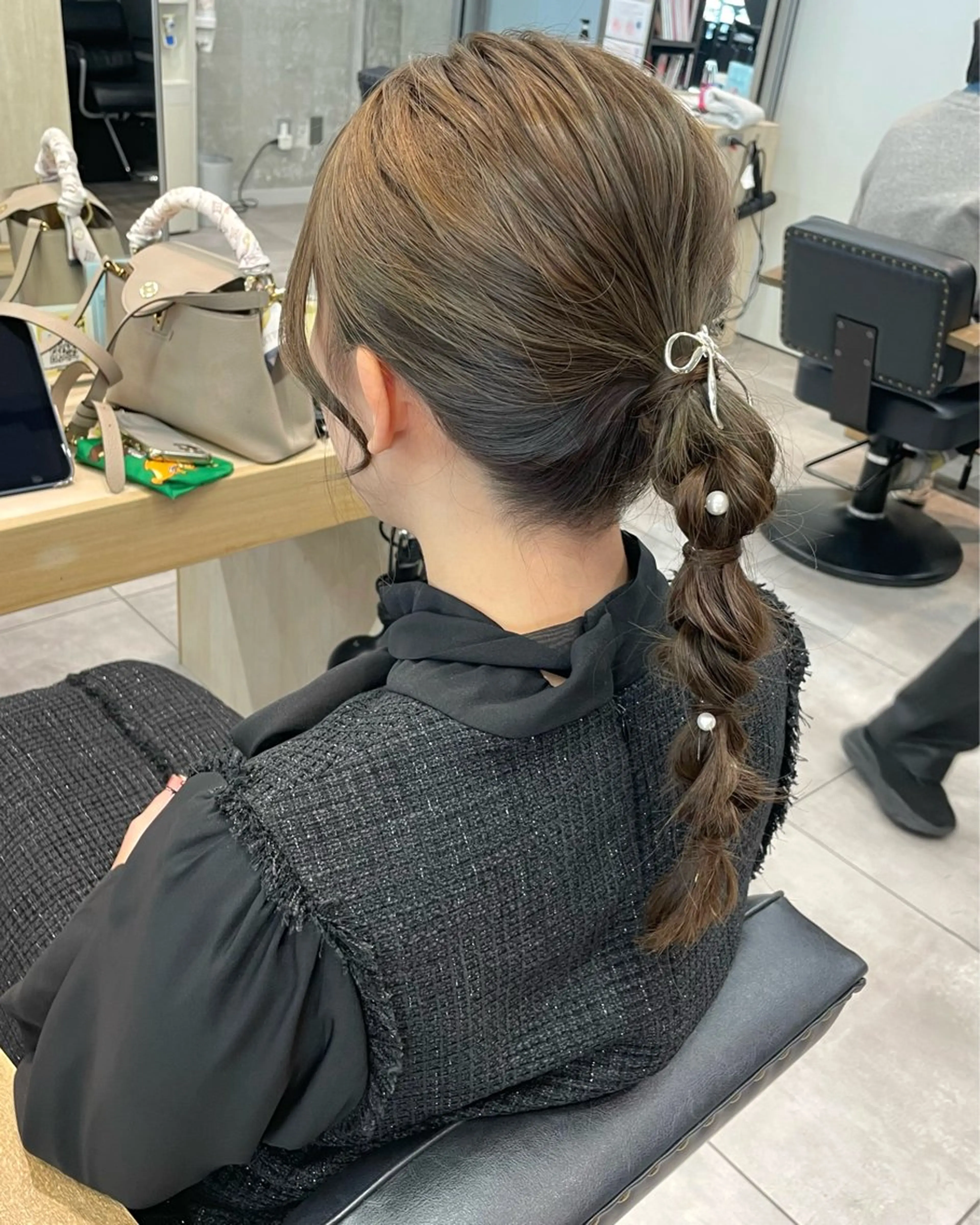 ロング ヘアアレンジ ヘアセット 透明感カラー×ヘア アレンジ🪽しおりのヘアスタイル