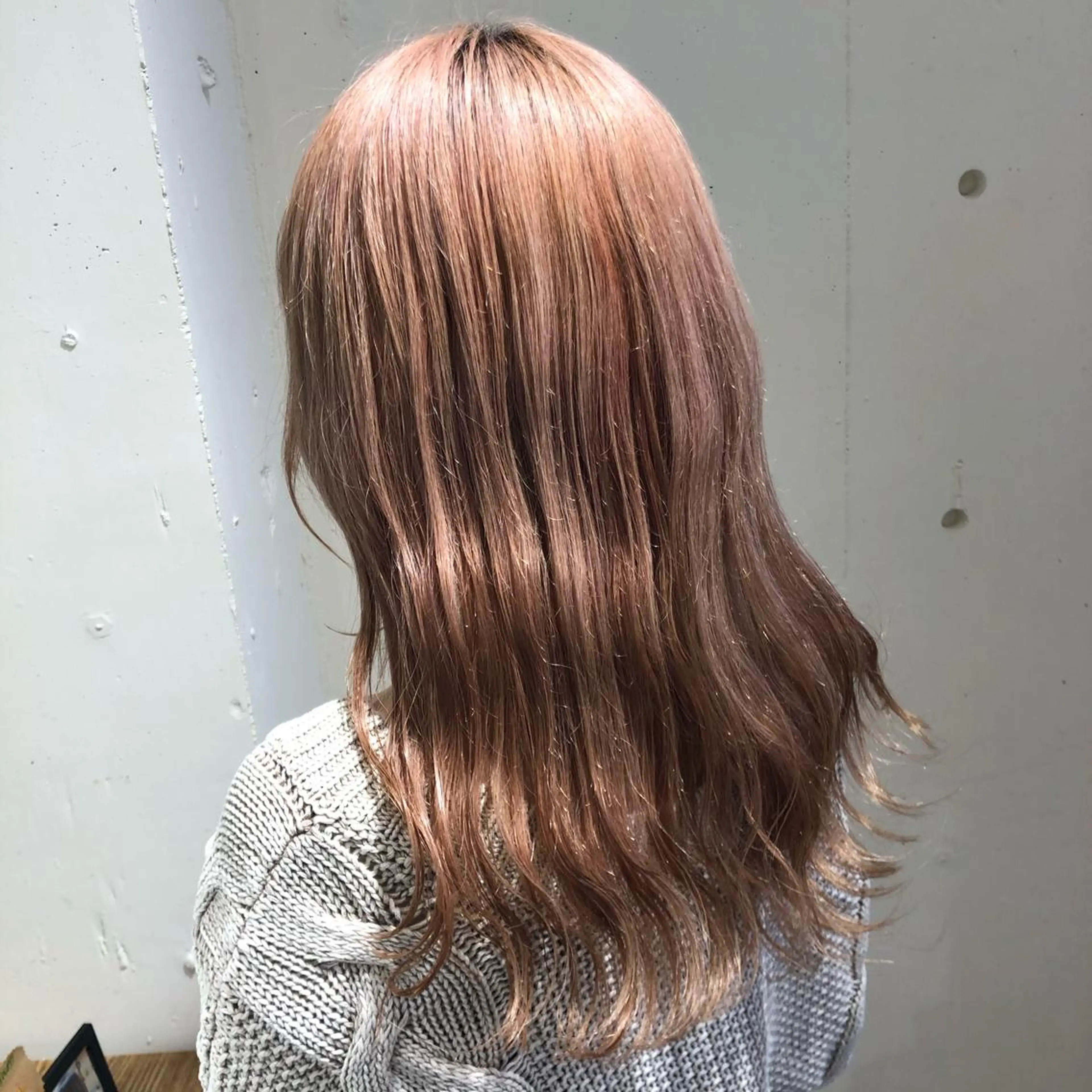 セミロング カラー パーマ ヘアアレンジ 透明感カラー ハイライトカラー ハイトーンカラー ハイライト レイヤーカット カット ヘアカラー トリートメント 【ツヤ髪美容師】 ツダケイスケのヘアスタイル