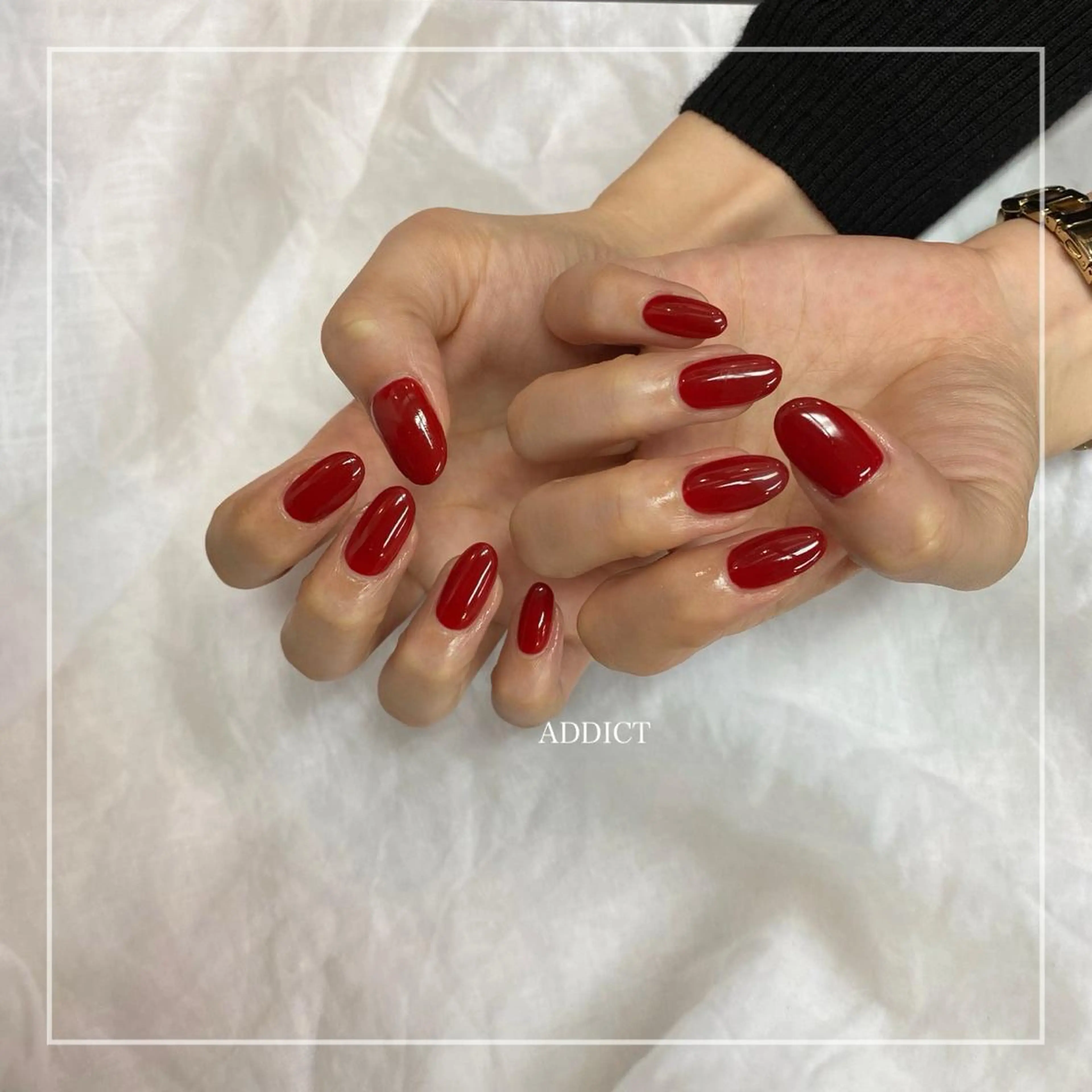 ネイル ワンカラーネイル 赤色 ハンドネイル ADDICT アディクトのマツエク・マツパデザイン