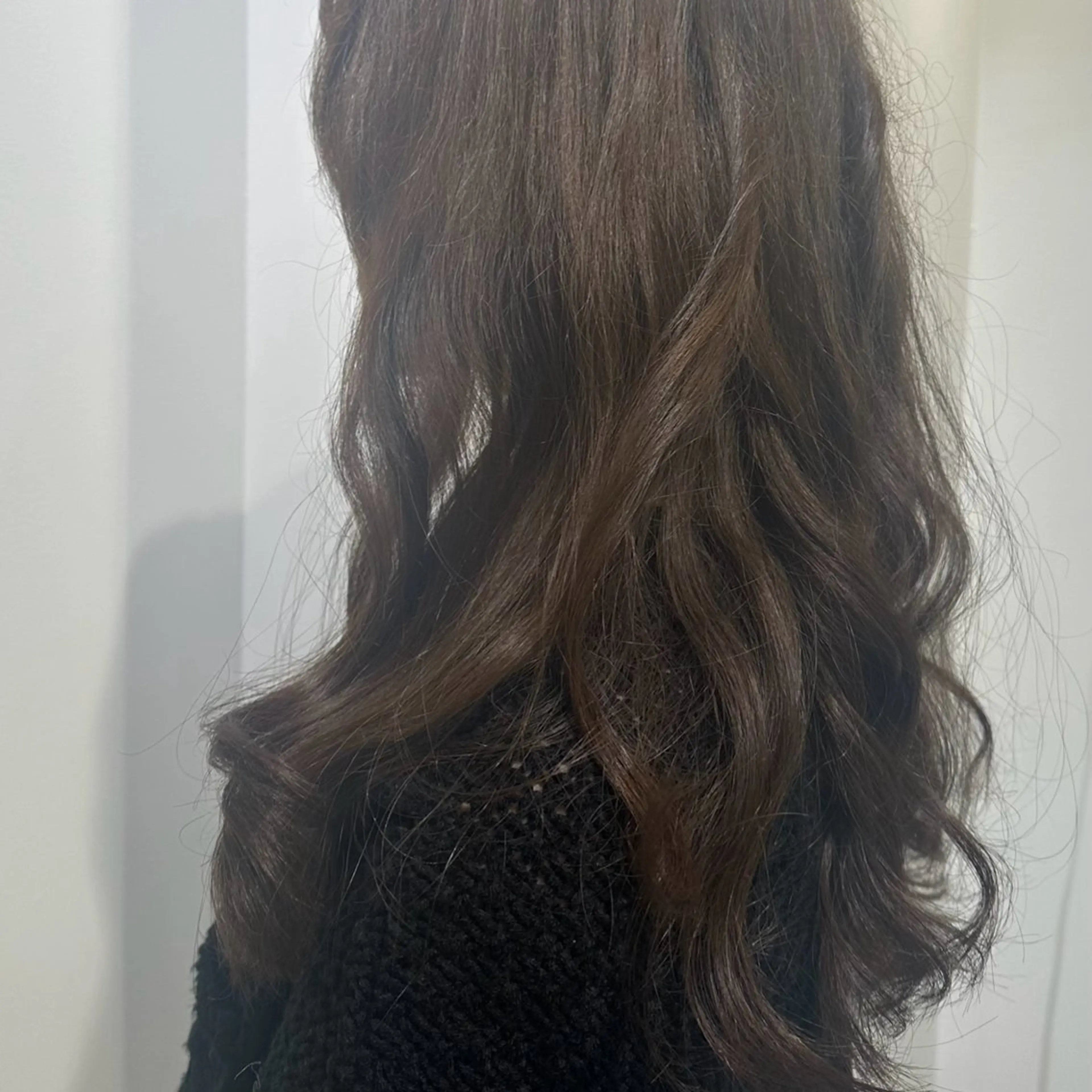 カラー 西澤 希のヘアスタイル