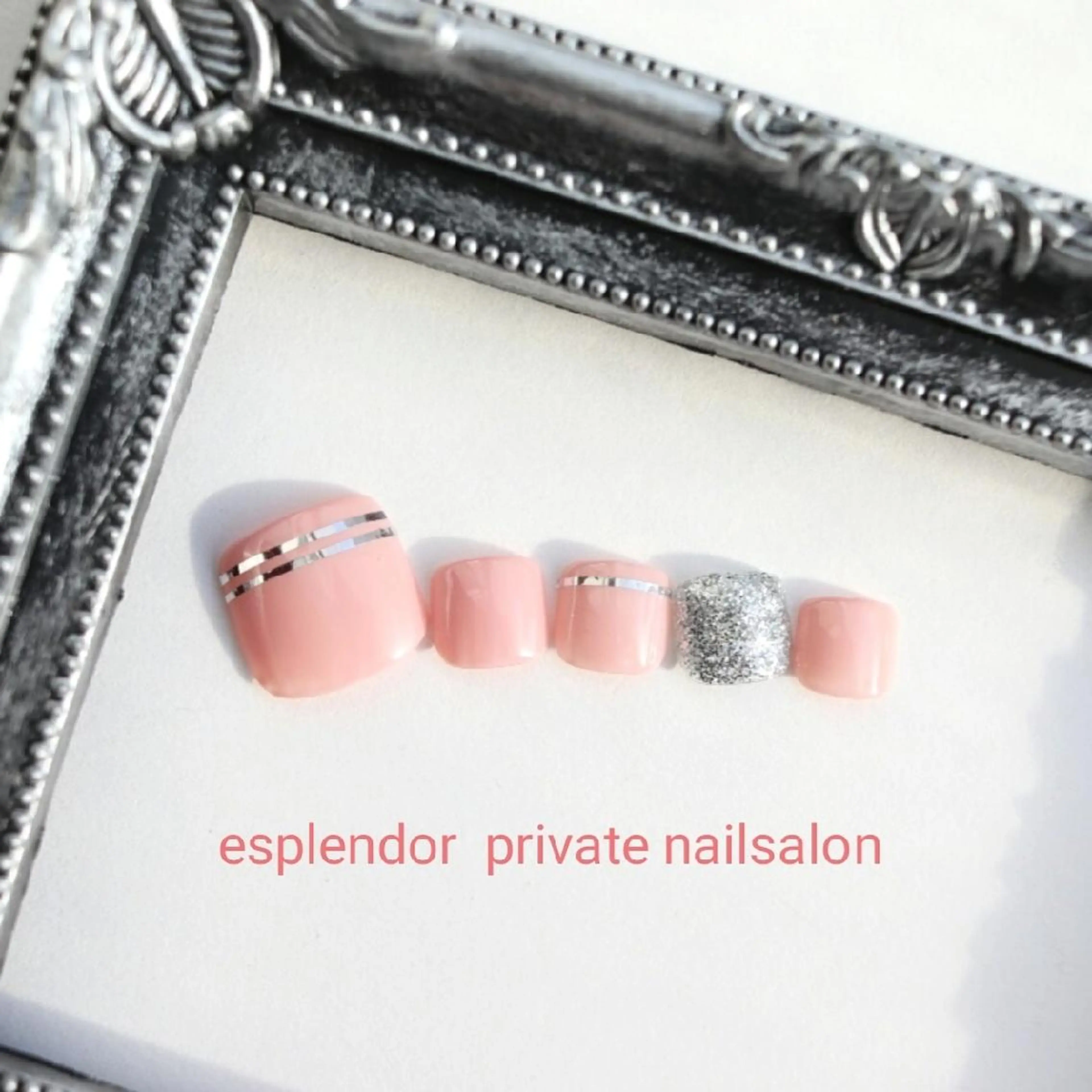 ネイル フットネイル ラメ(グリッター) ピンク シルバー 春ネイル esplendor  エスプレンドル所属・esplendor  エスプレンドルのネイルデザイン
