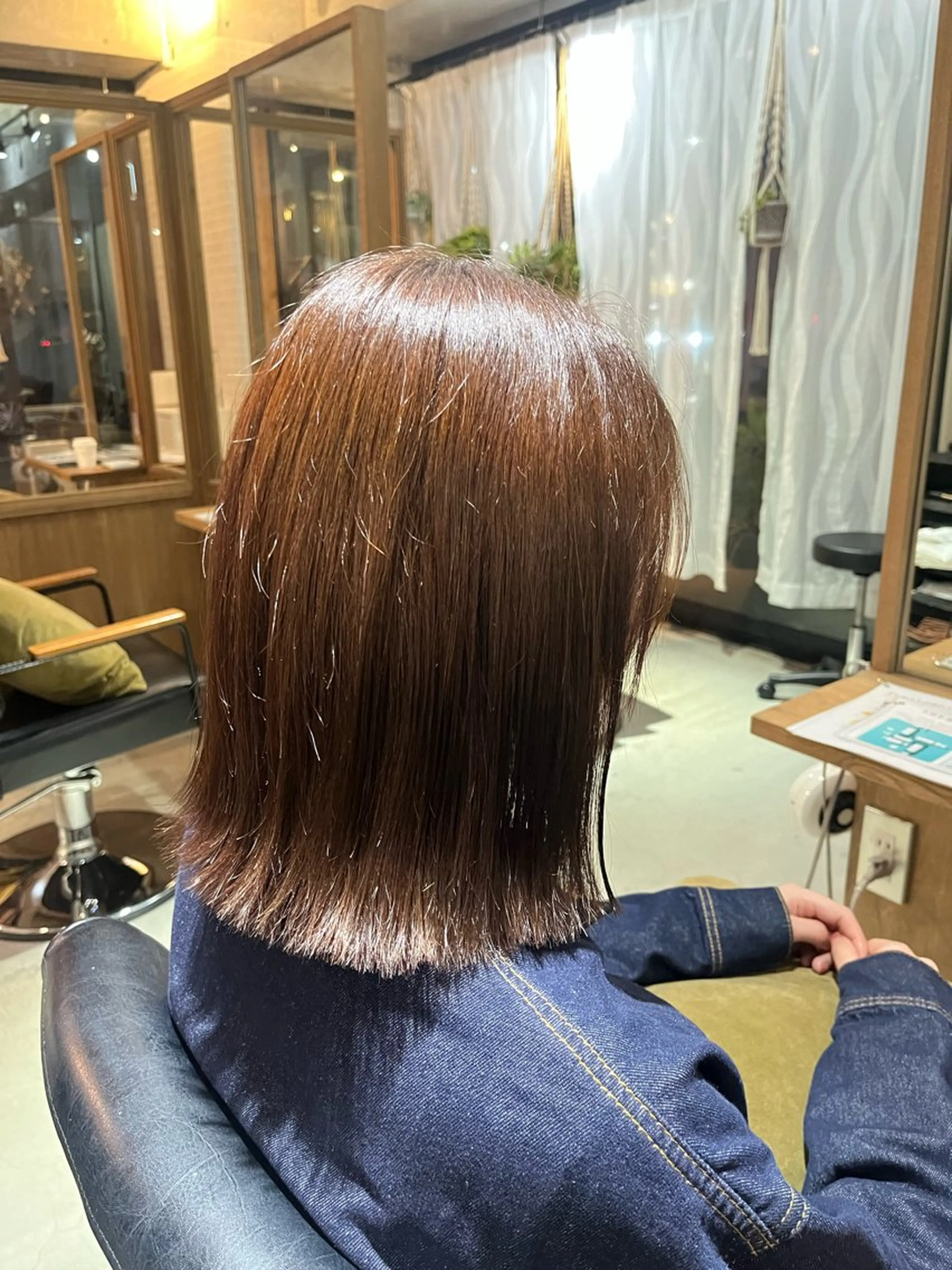 ミディアム ボブ カット ヘアカラー FERIA池田 神原萌花のヘアスタイル