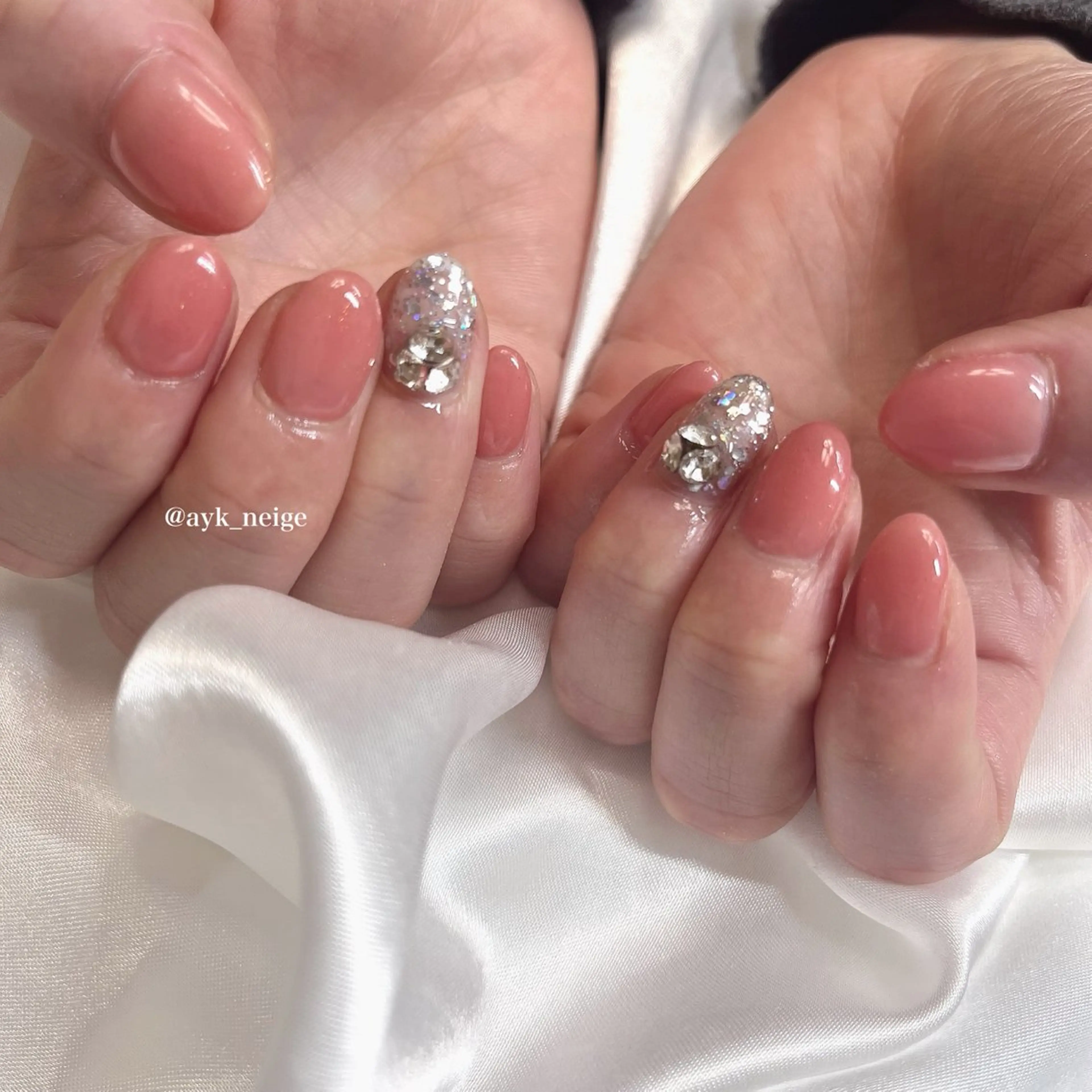 ネイル フットネイル キラキラネイル 韓国ネイル リボン シンプルネイル n'eige nail所属・大谷 綾香のネイルデザイン