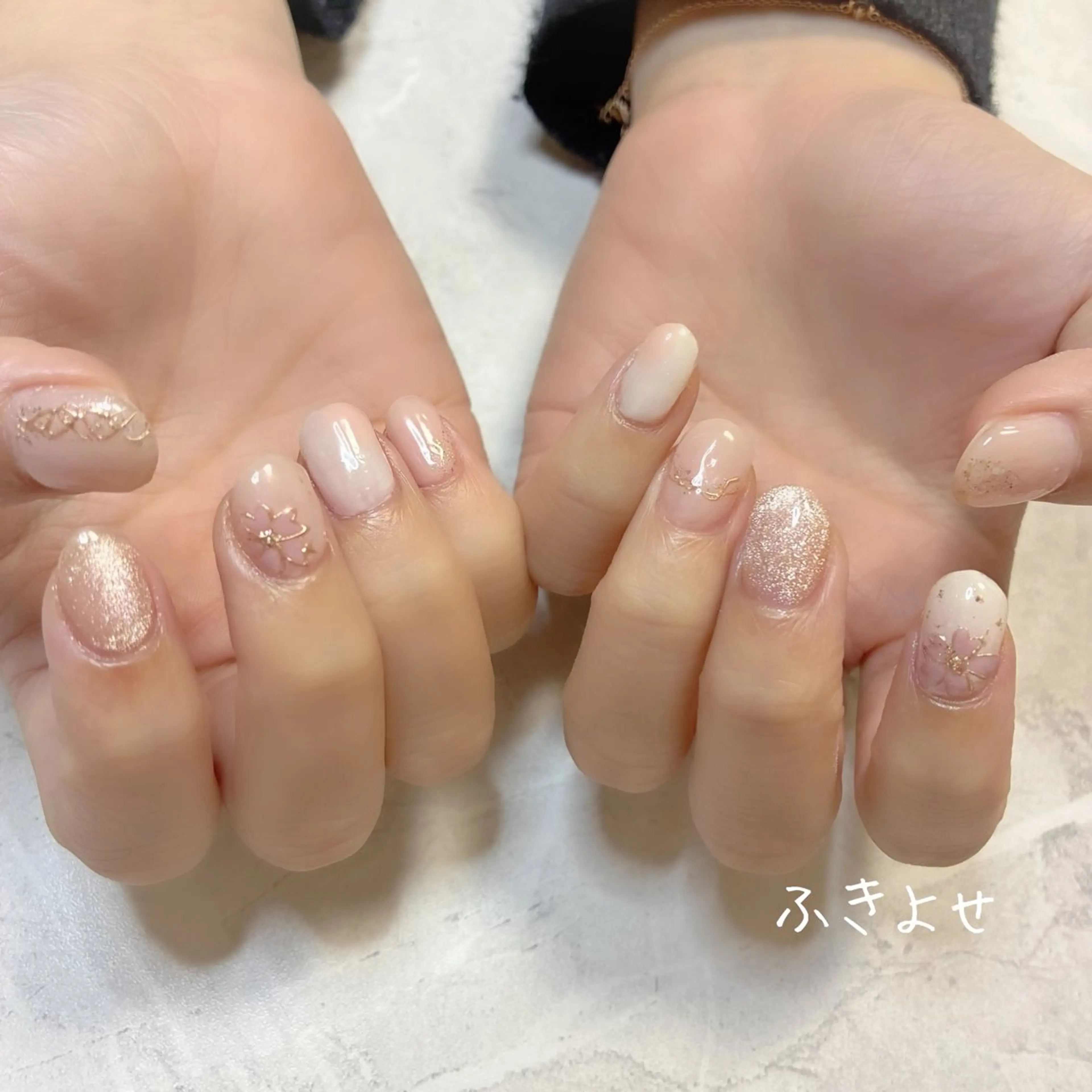 ネイル アートネイル 桜ネイル フラワーネイル ラメ(グリッター) オフィスネイル ハンドネイル ネイルサロン ふきよせのネイルデザイン