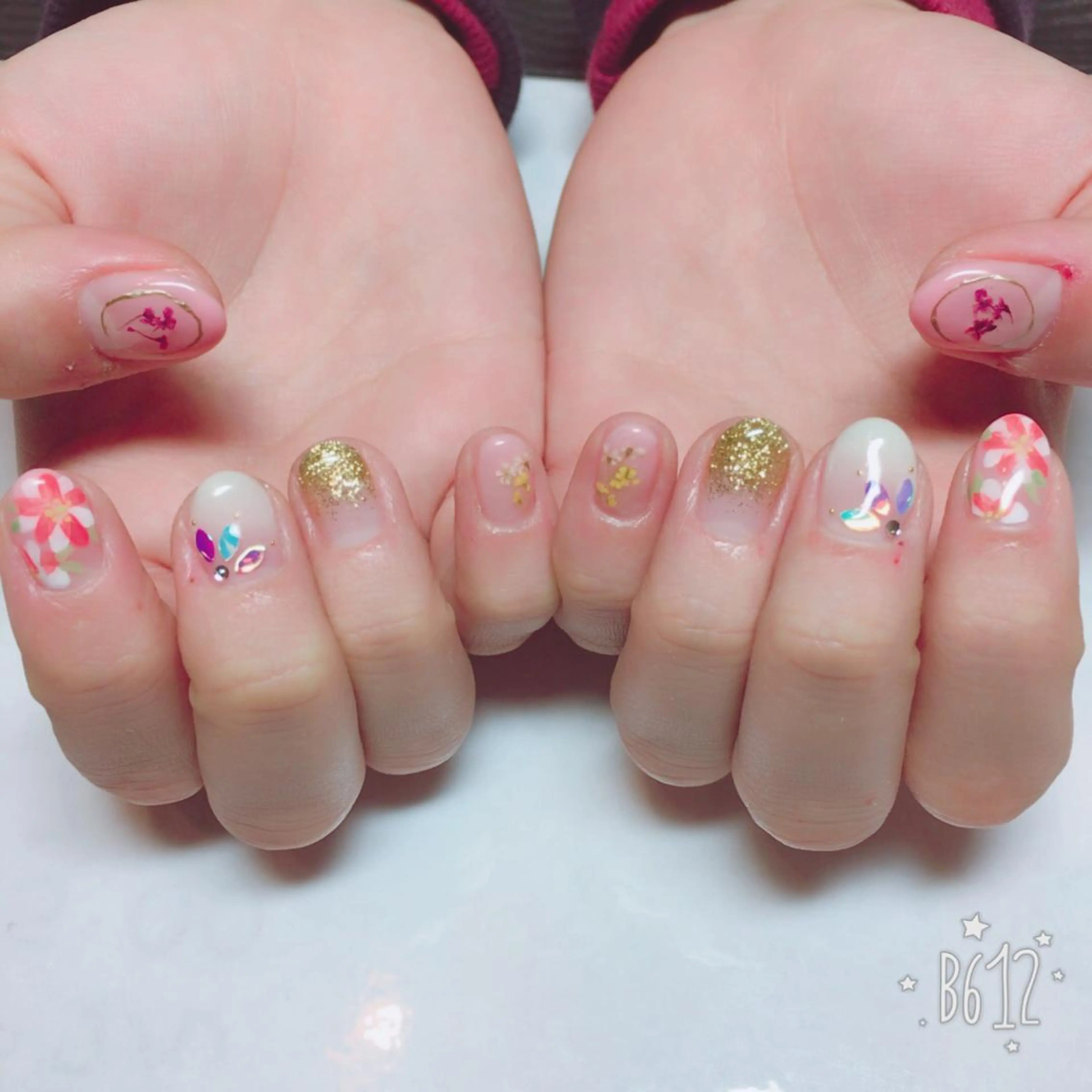 ネイル 成人式 ハンドネイル THECOLORS所属・近貞 莉奈のネイルデザイン