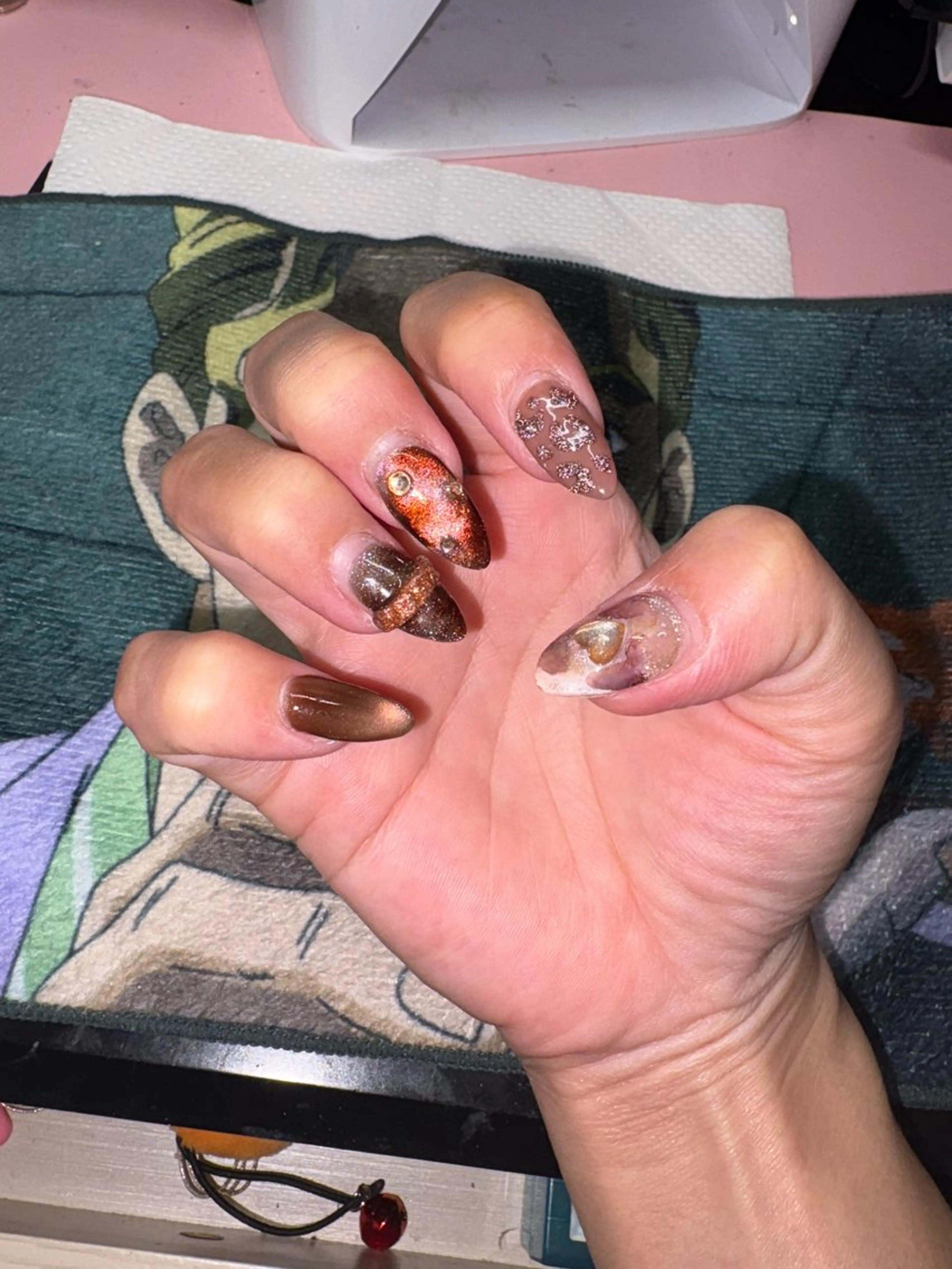 ネイル アートネイル マグネットネイル マットネイル ハンドネイル 🤍eimy nails🤍所属・eimy nails♡のネイルデザイン