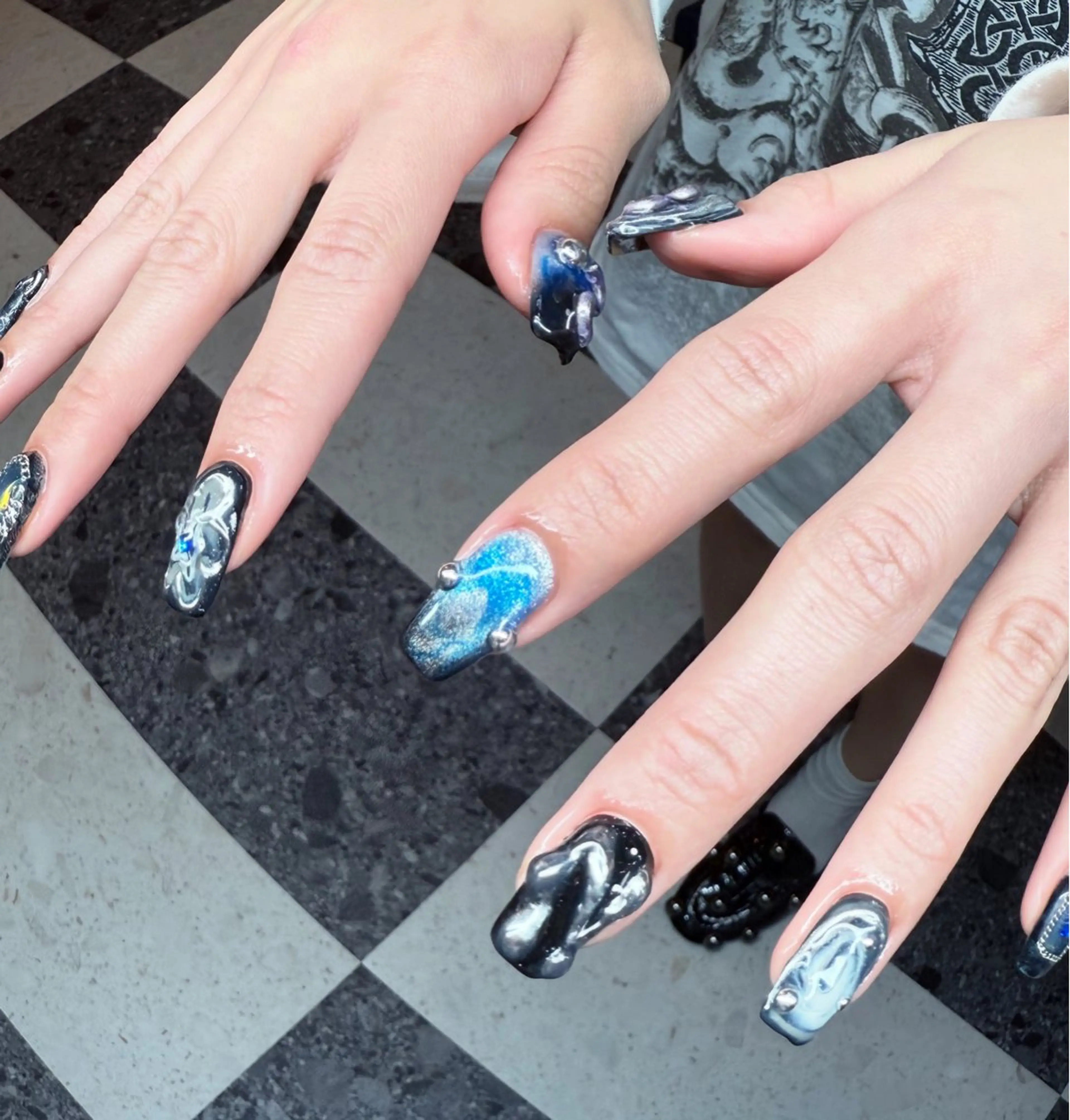 ネイル ブルー シルバー シンプルネイル ハンドネイル posa nail モエミのネイルデザイン