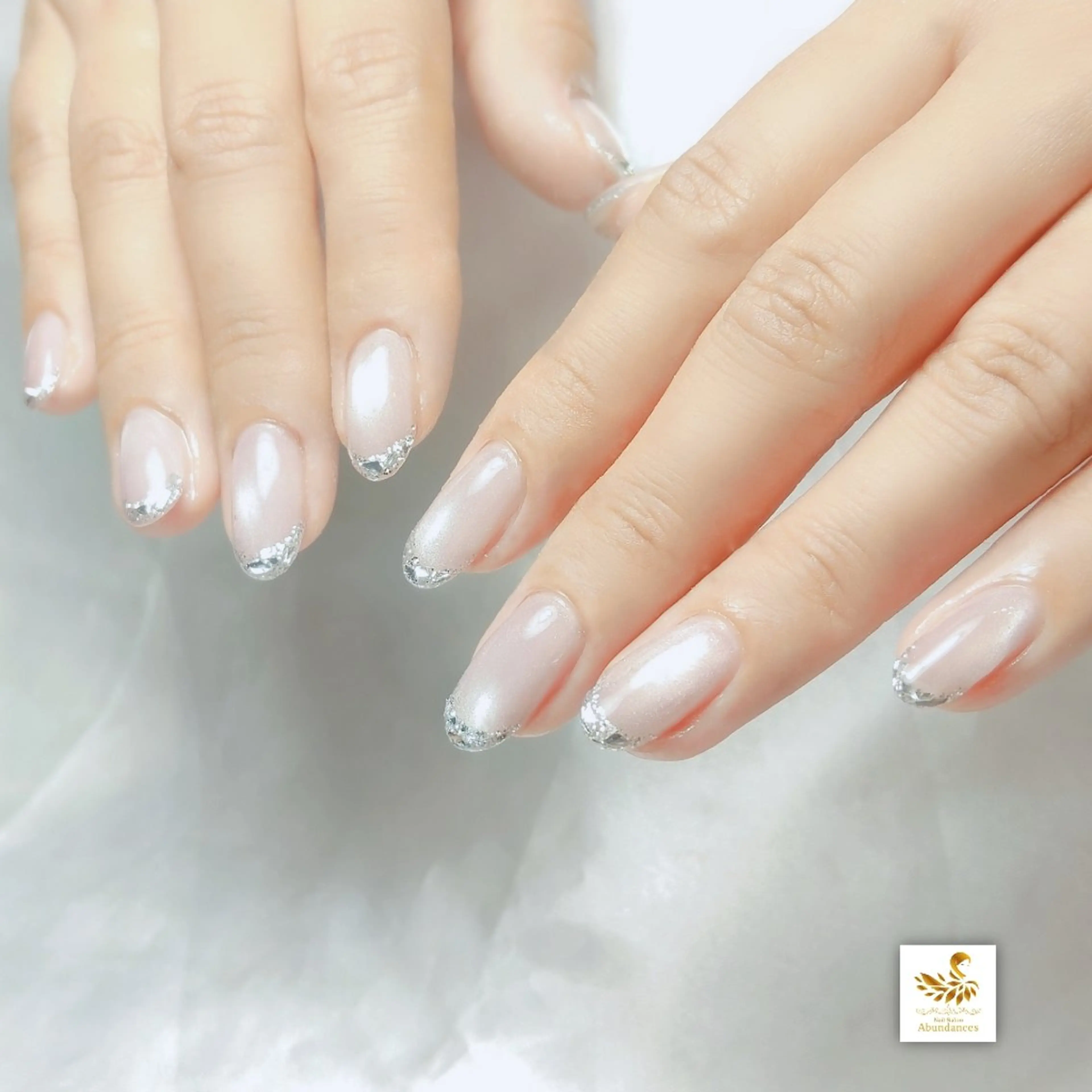 ネイル フレンチネイル ガラスフレンチ キラキラネイル シンプルネイル ハンドネイル 完全予約制個室サロン Abundancesのネイルデザイン