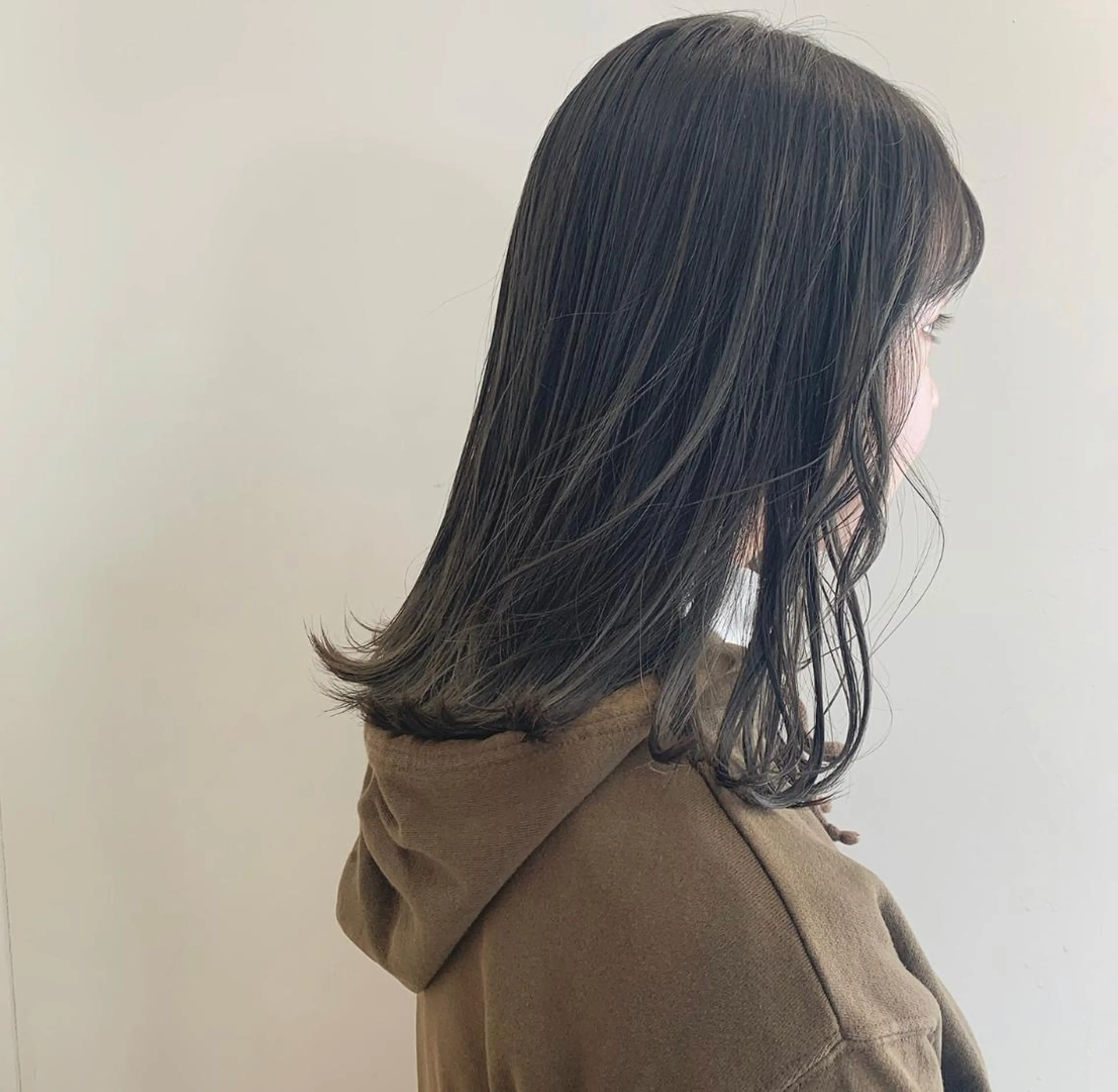 ミディアム iLi所属・iLi 《イリ》のヘアスタイル