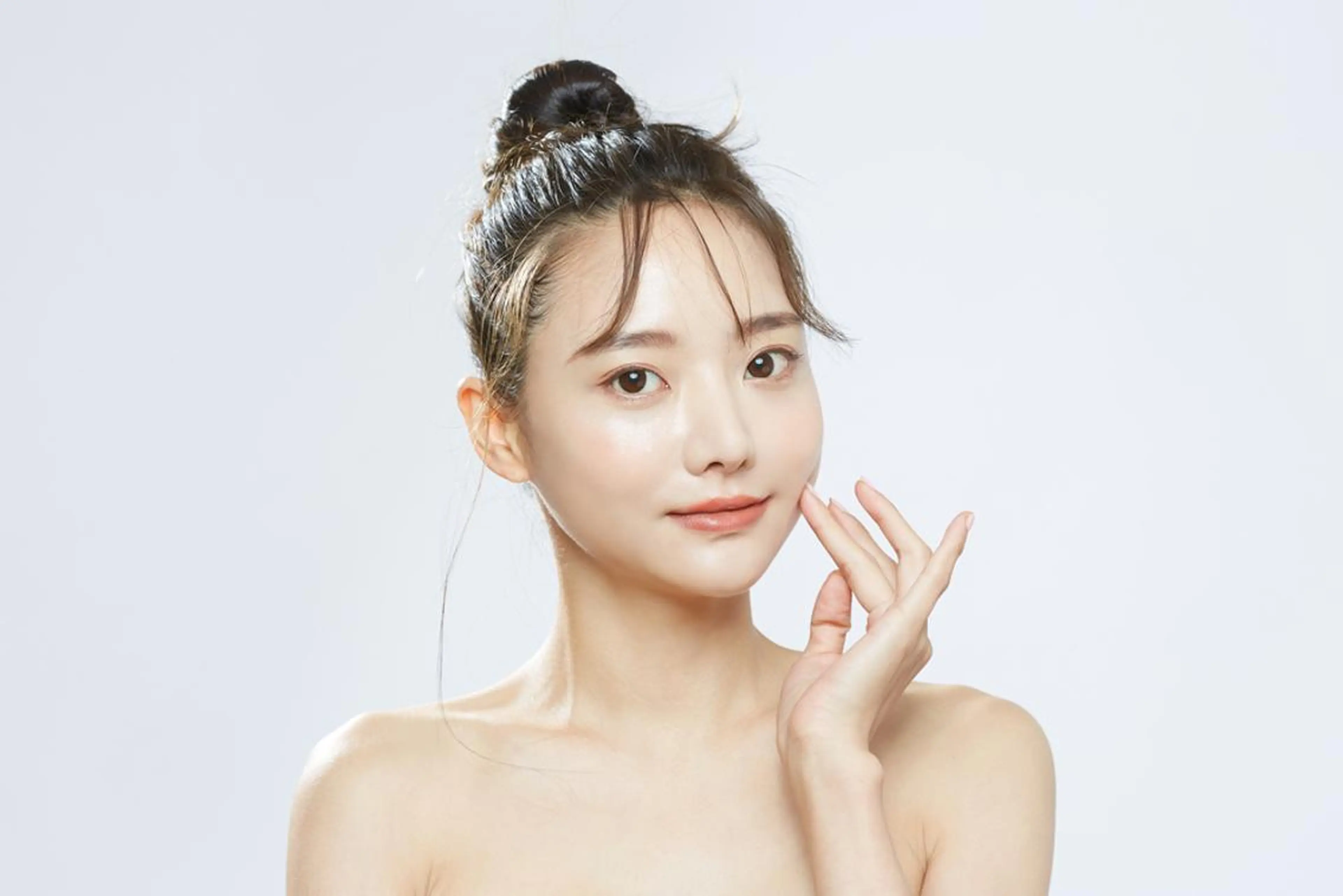 ショート カラー パーマ ヘアアレンジ メンズ キッズ ネイル マツエク・マツパ アイブロウ 学生（メンズ向け） 眉毛ワックス脱毛 学生 小顔カット Chloe-クロエ- 脱毛/フェイシャルのエステ・リラクイメージ