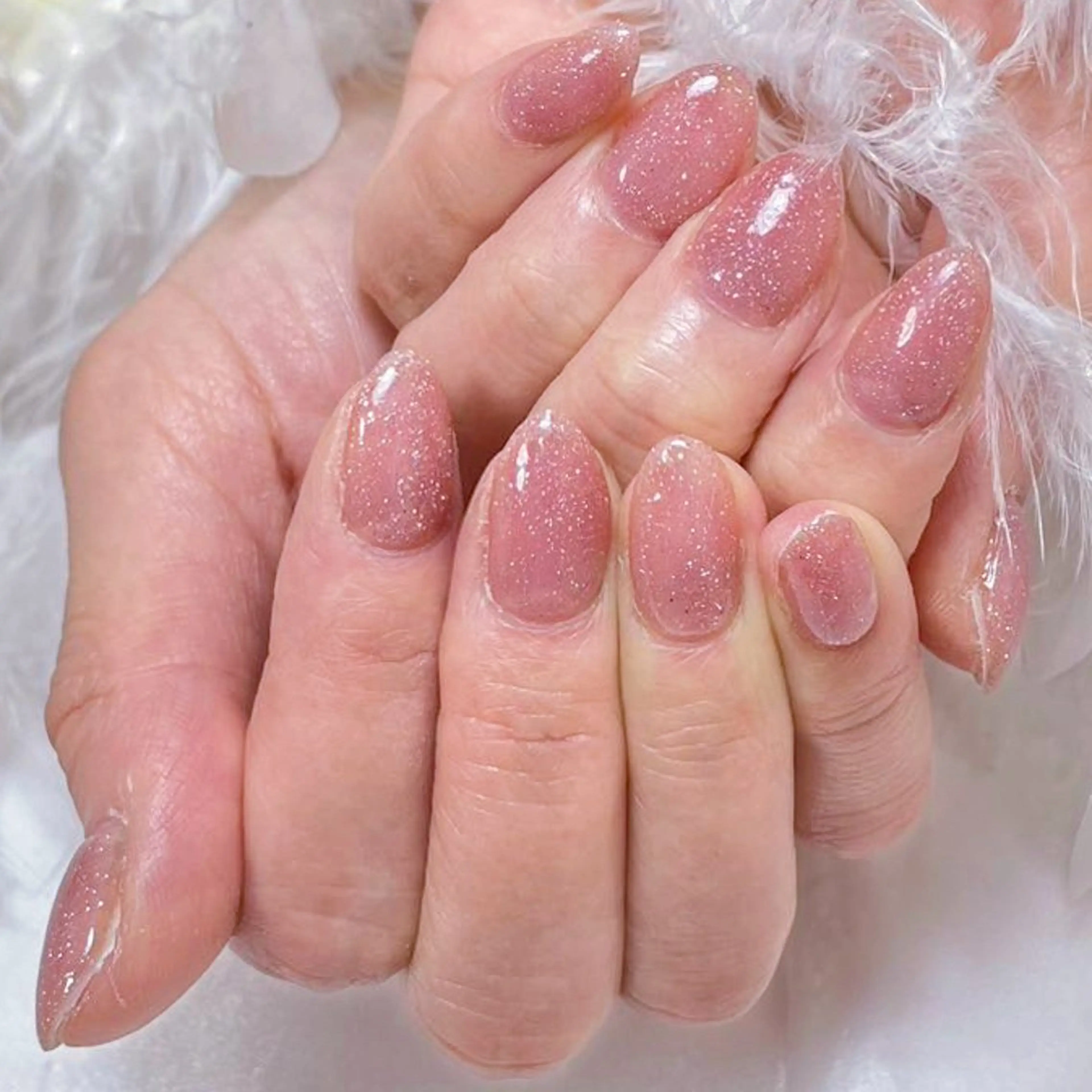 ネイル アートネイル オーロラネイル ガーリー キラキラネイル 韓国ネイル ハンドネイル yu ri 🌹のネイルデザイン