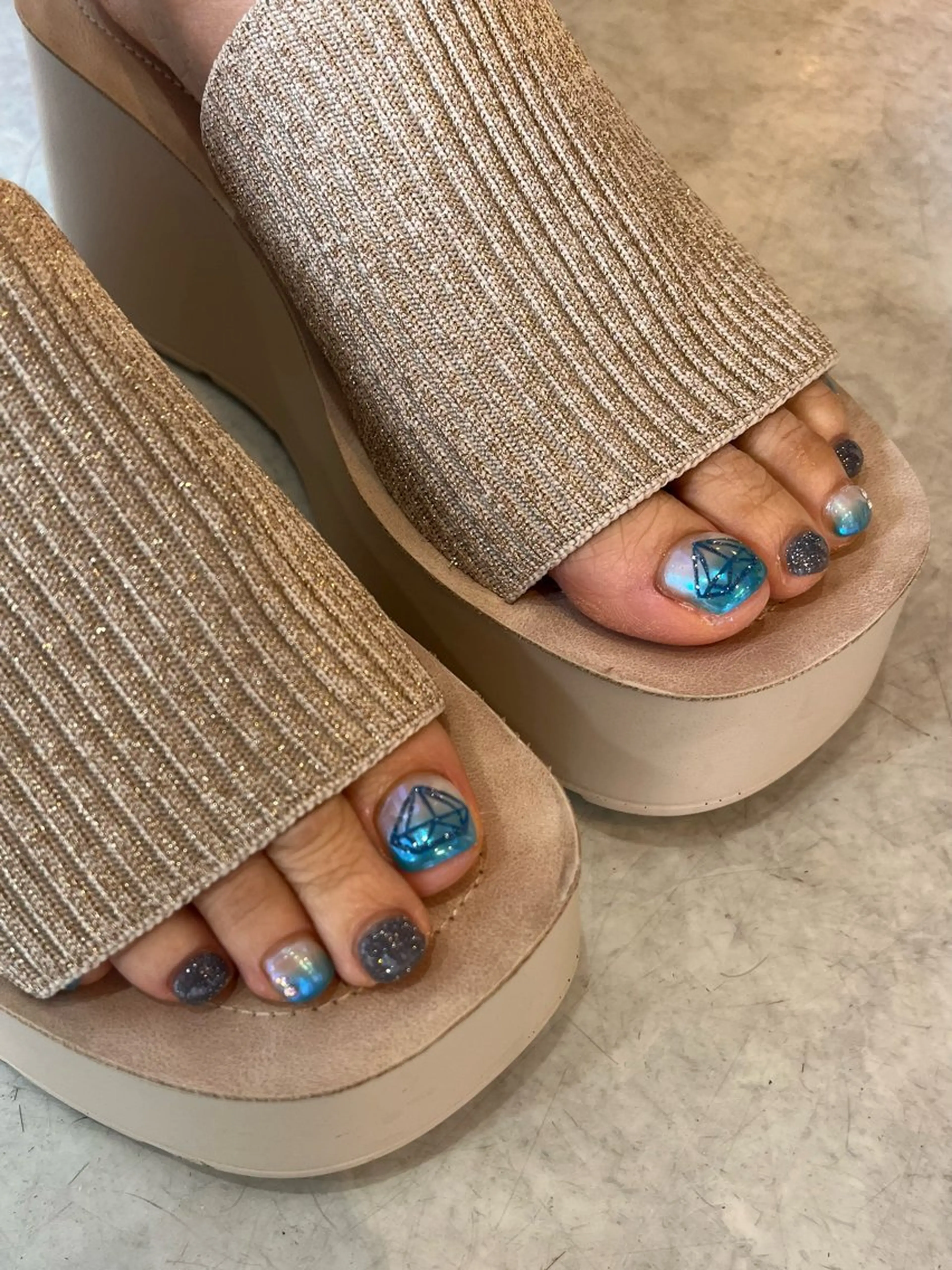 ネイル 脇坂 千晶のネイルデザイン