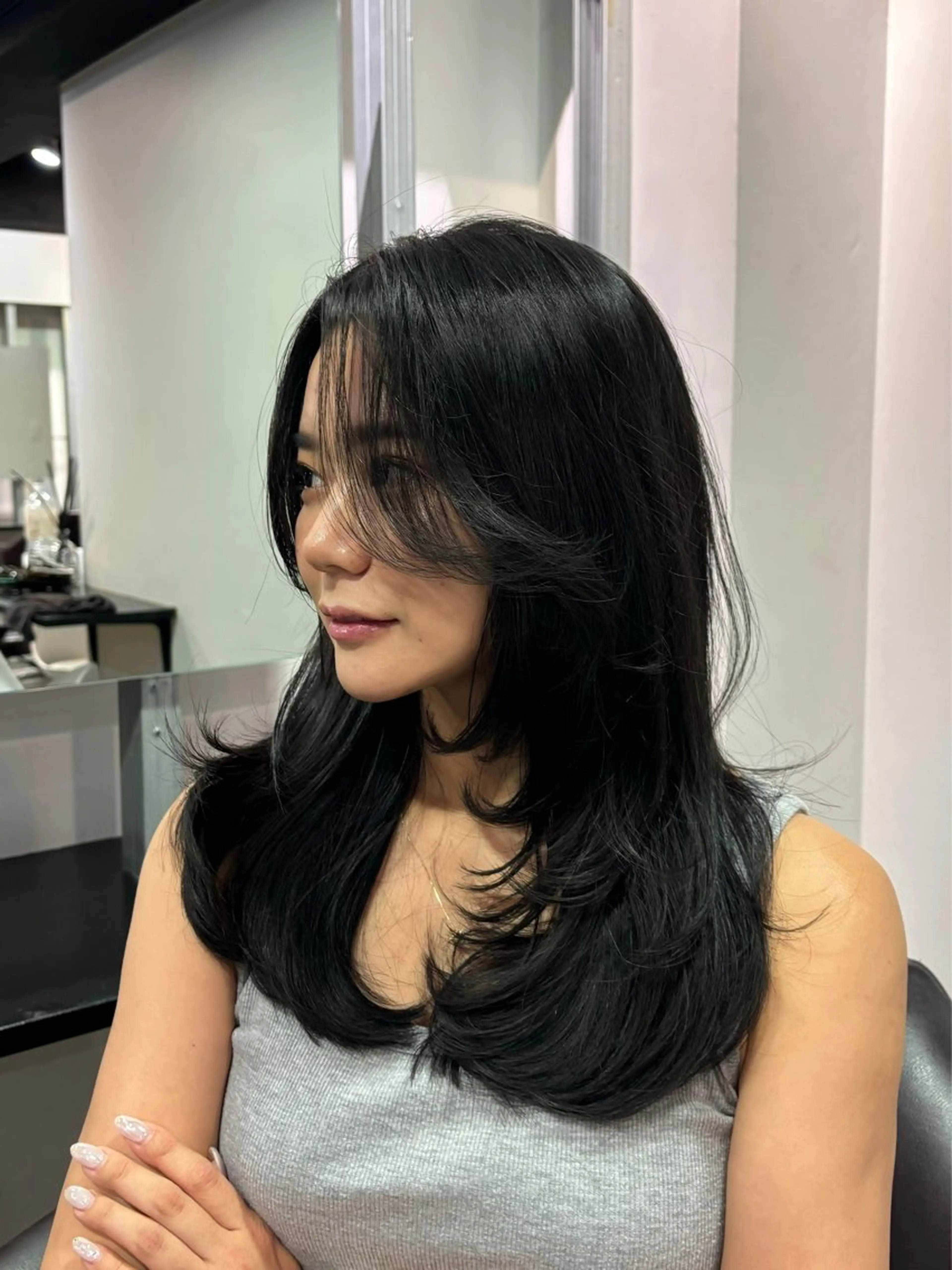 ロング カラー グレージュ ハイライトカラー 外国人風カラー ハイライト レイヤーカット カット ヘアカラー トリートメント オリーブベージュ 🫒🩶Rianaのヘアスタイル