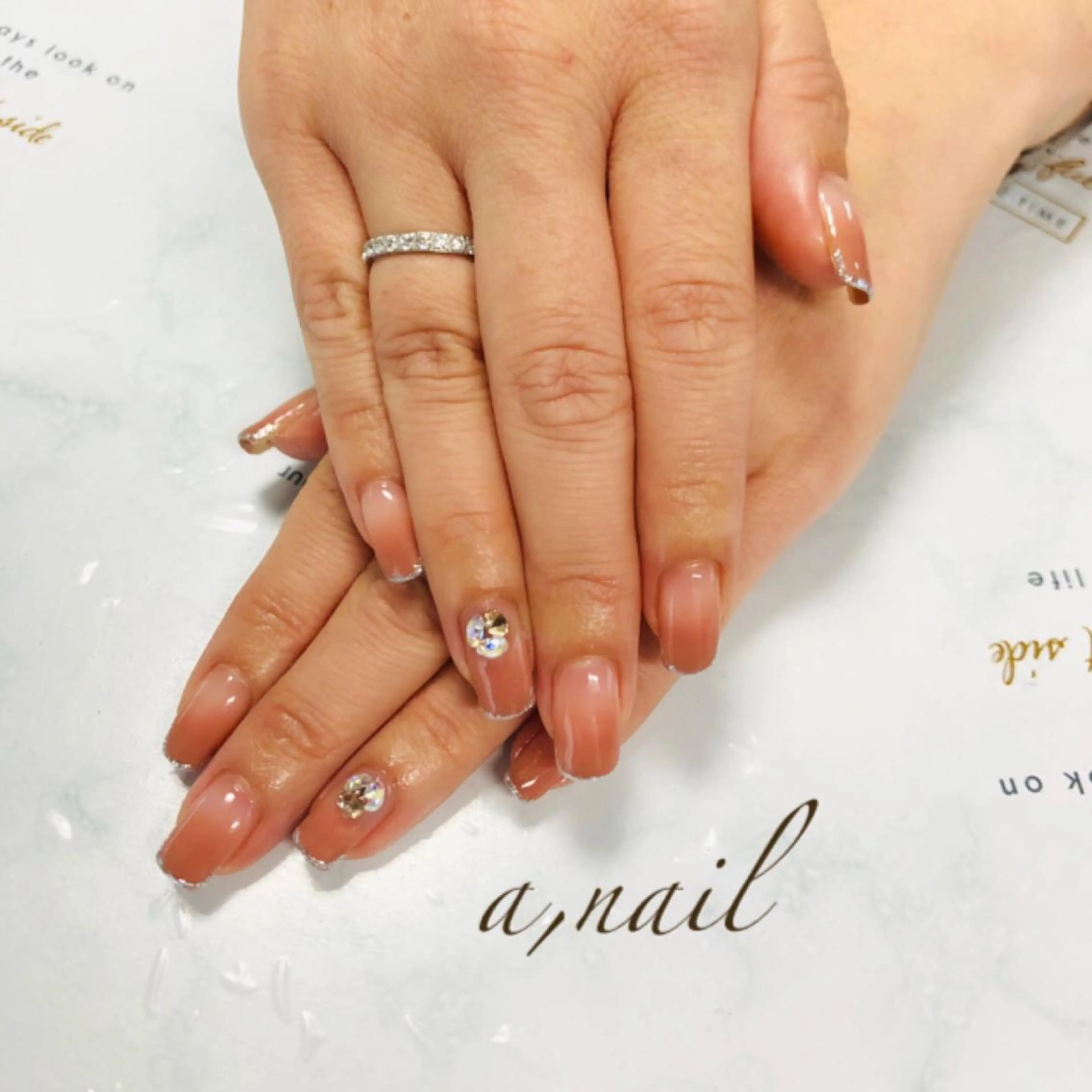 ネイル フットネイル ジェルネイル グラデーション ラメ(グリッター) ラメグラデーション ハンドネイル ネイルサロン エーネイルのネイルデザイン