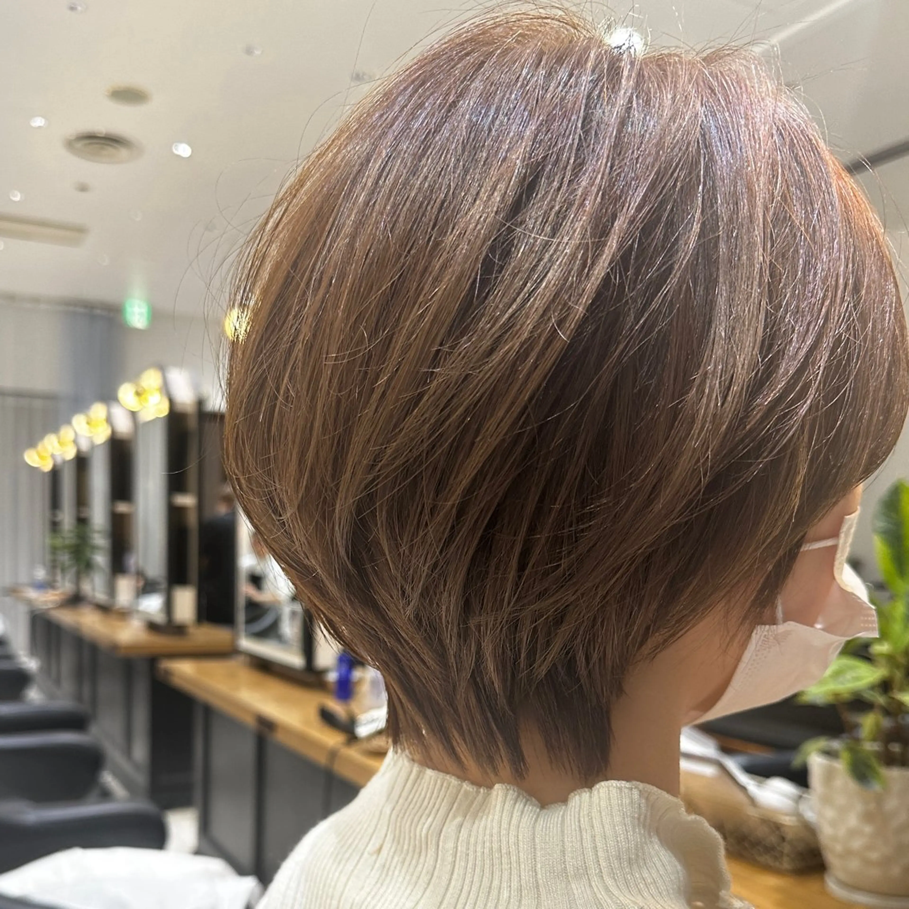 ショート カラー ブラウンカラー くびれヘア ショートヘア レイヤー/グレージュ メンズパーマのヘアスタイル