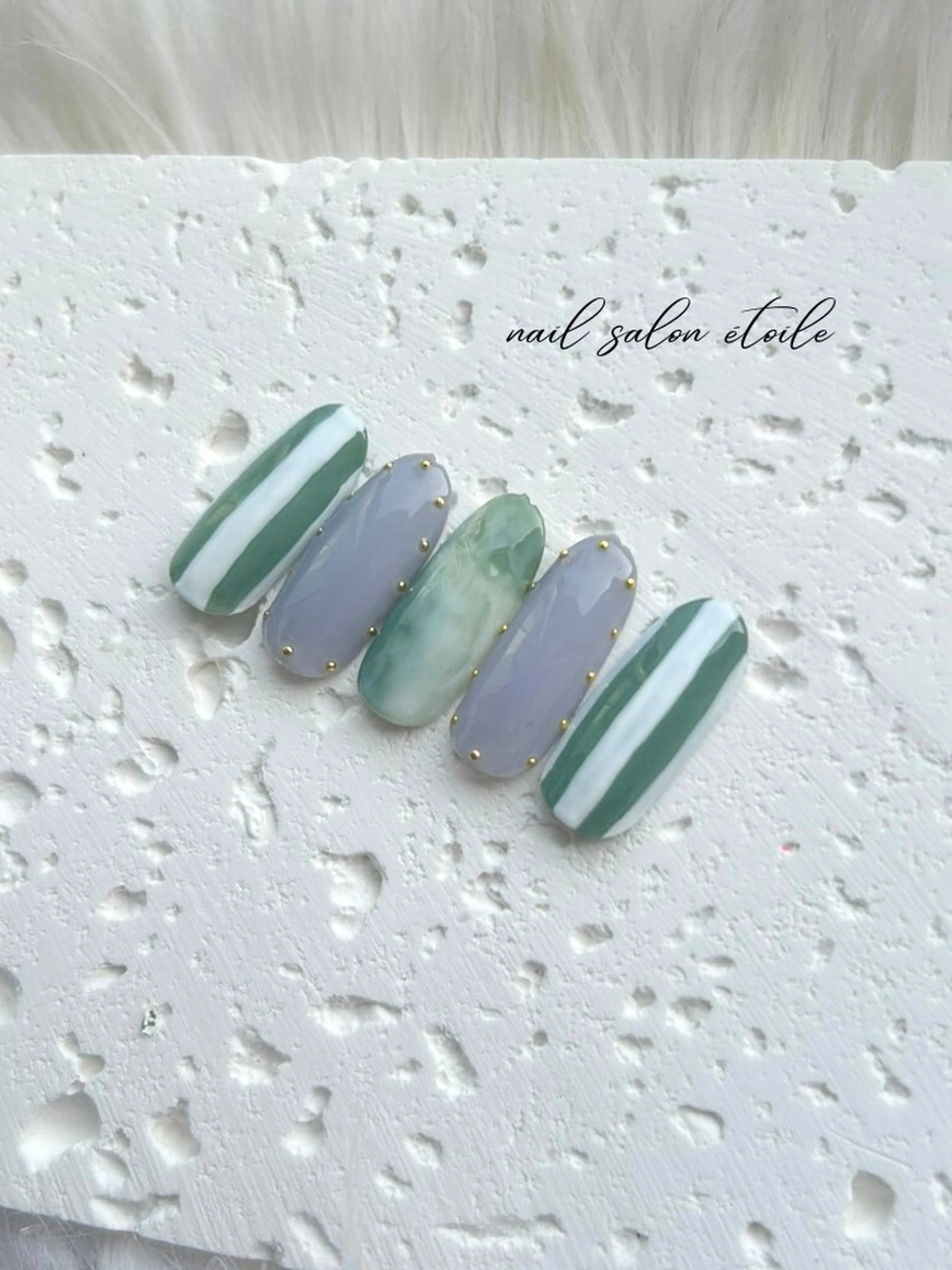 ネイル グリーン ニュアンスネイル ハンドネイル nail salon étoileのネイルデザイン