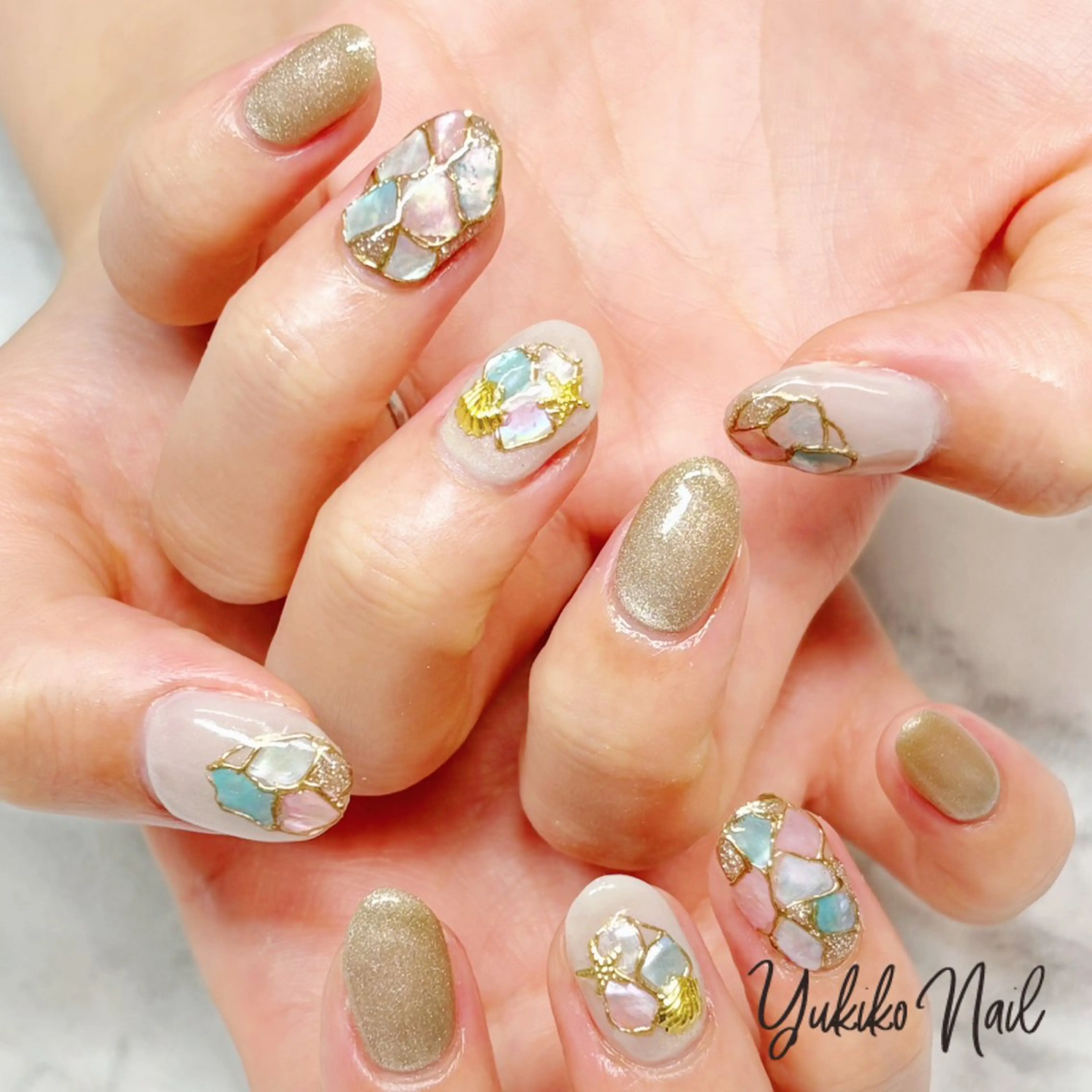 ネイル ゴールド ゴージャス マグネットネイル ミラーネイル ハンドネイル ユキコ ネイルのネイルデザイン