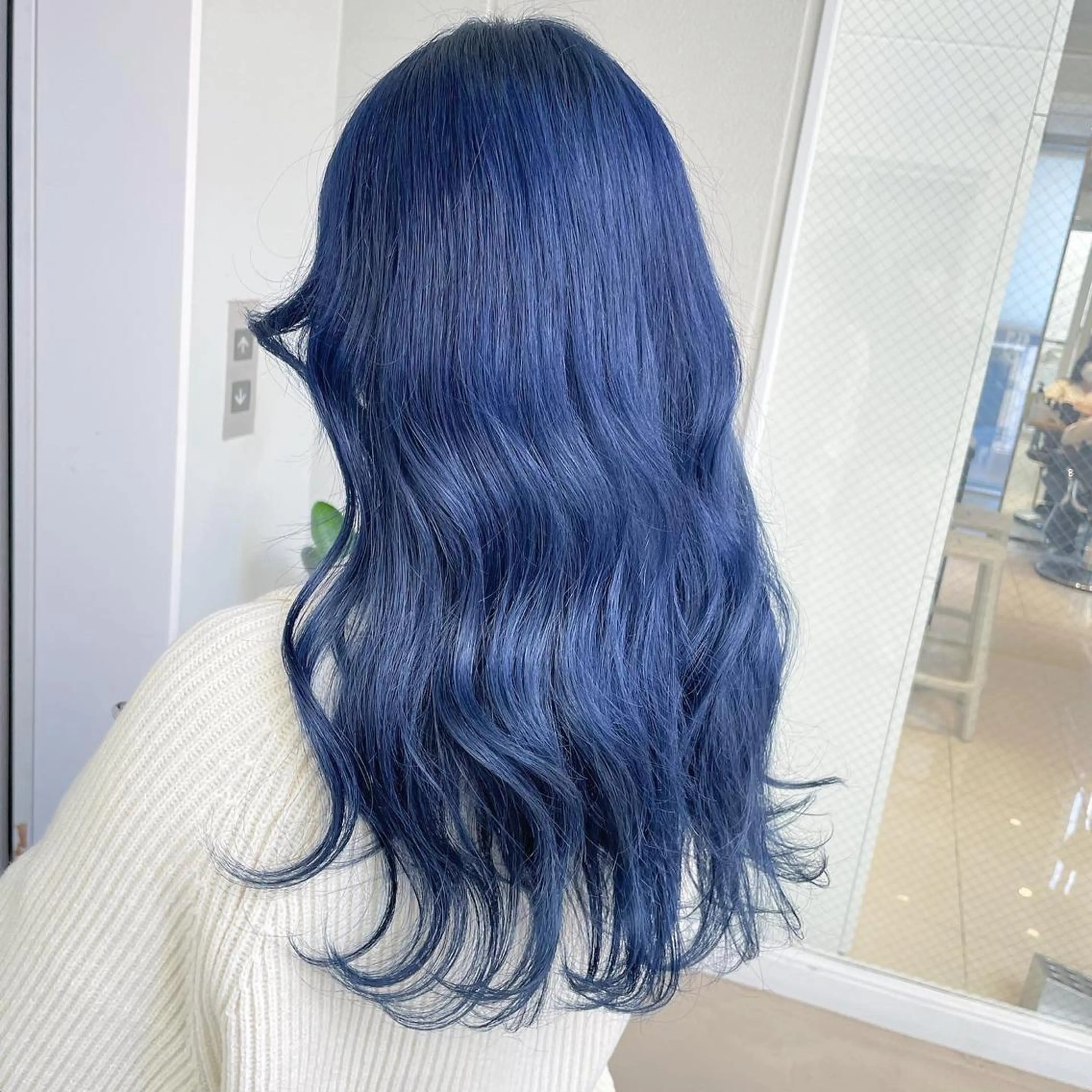 ロング カラー ヘアアレンジ ブルーカラー カット トリートメント ヘッドスパ ヘアセット 艶髪✨寒色カラー✨ 翁長孝輔のヘアスタイル
