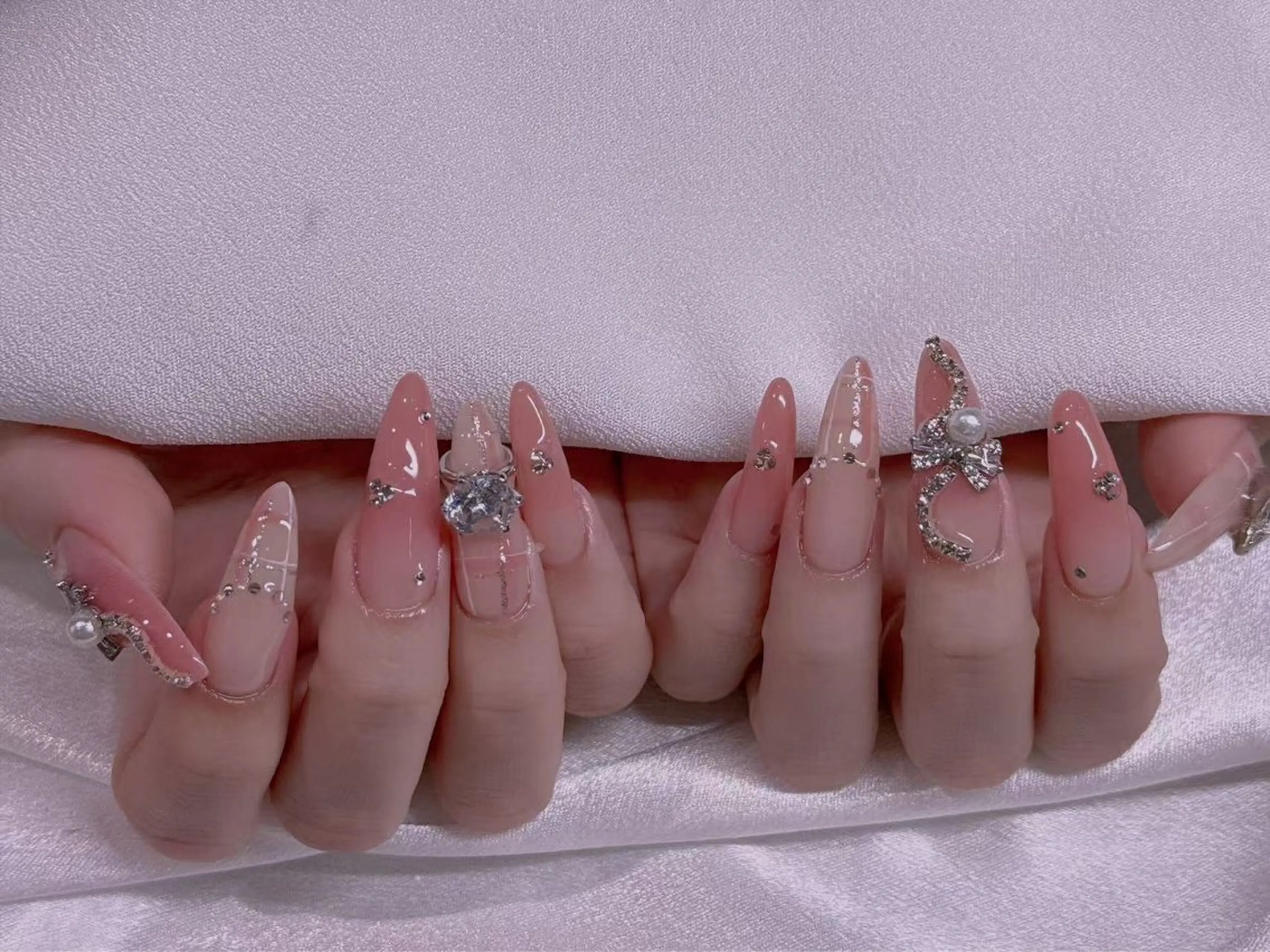 ネイル ブルー チークネイル フレンチネイル ジェルネイル ハート ハンドネイル 美爪パラジェル導入店 Sunnilyのネイルデザイン