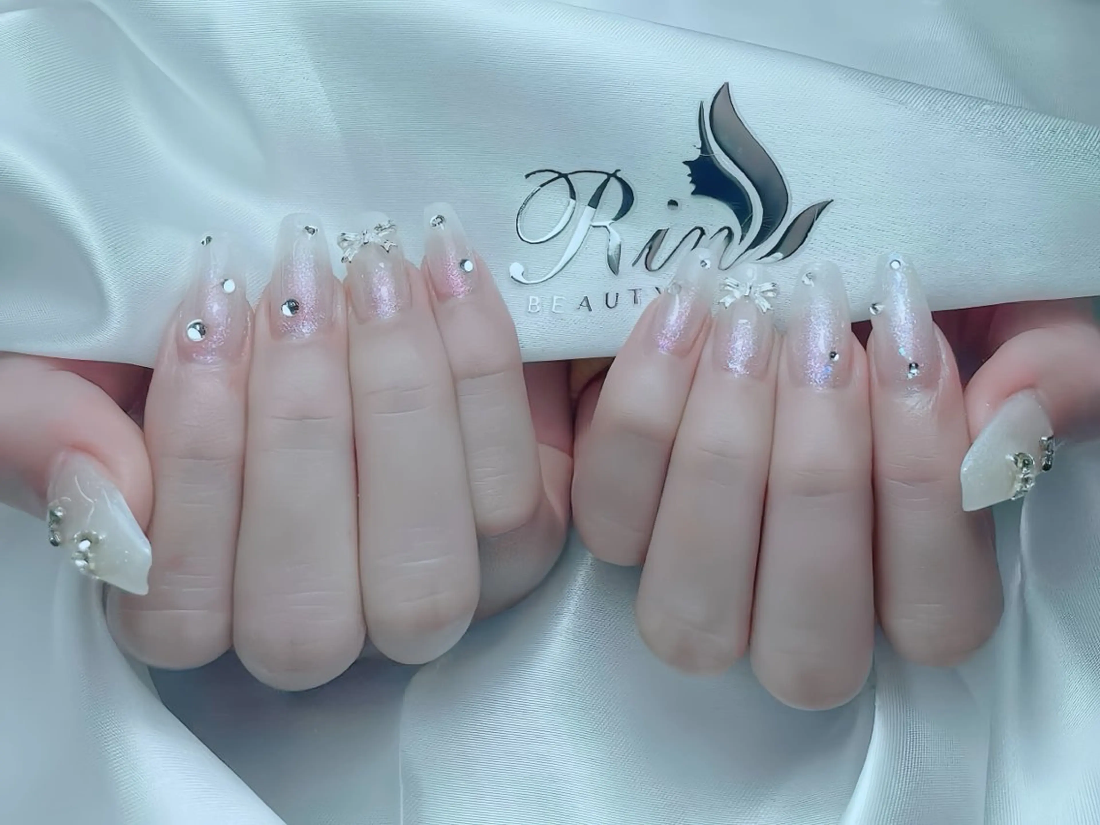 ネイル アニマル柄 ボルドー ブラウン チークネイル フレンチネイル ハンドネイル Rin Nail 新大久保店のネイルデザイン