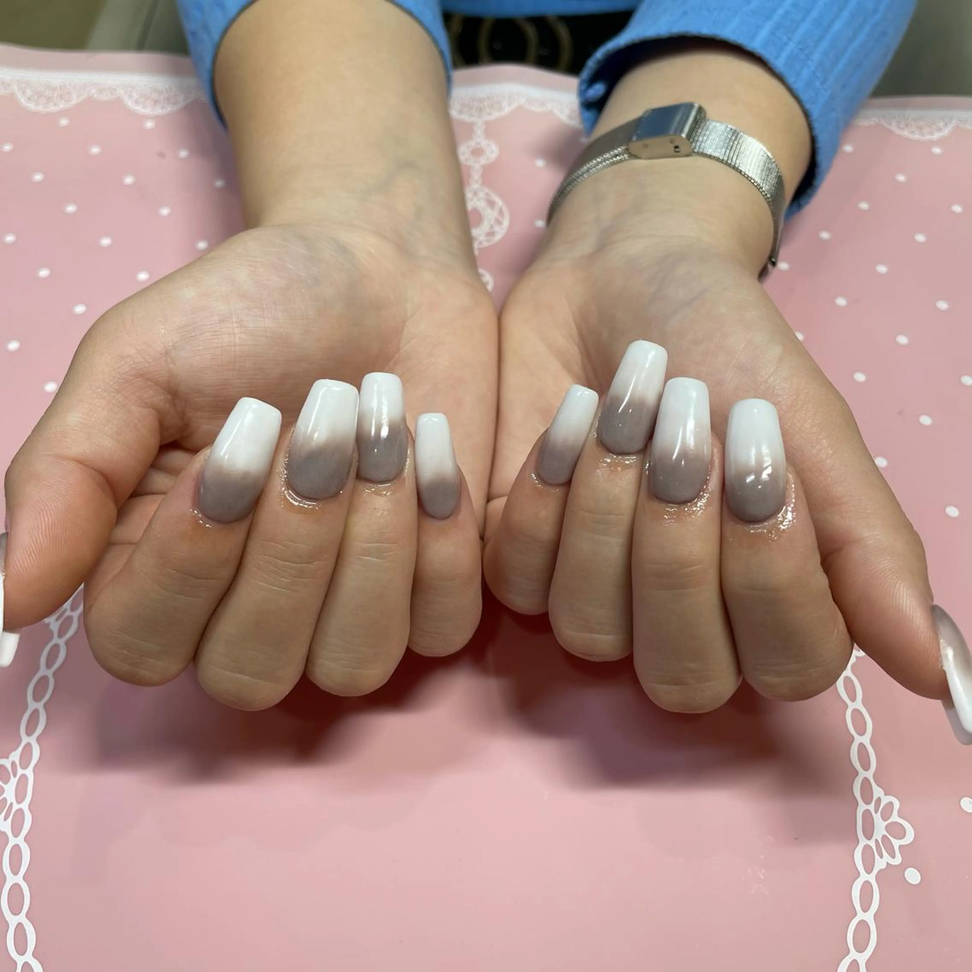 ミディアム ネイル グラデーション ハンドネイル 《LB》ラブリエ Nail&eyeのマツエク・マツパデザイン