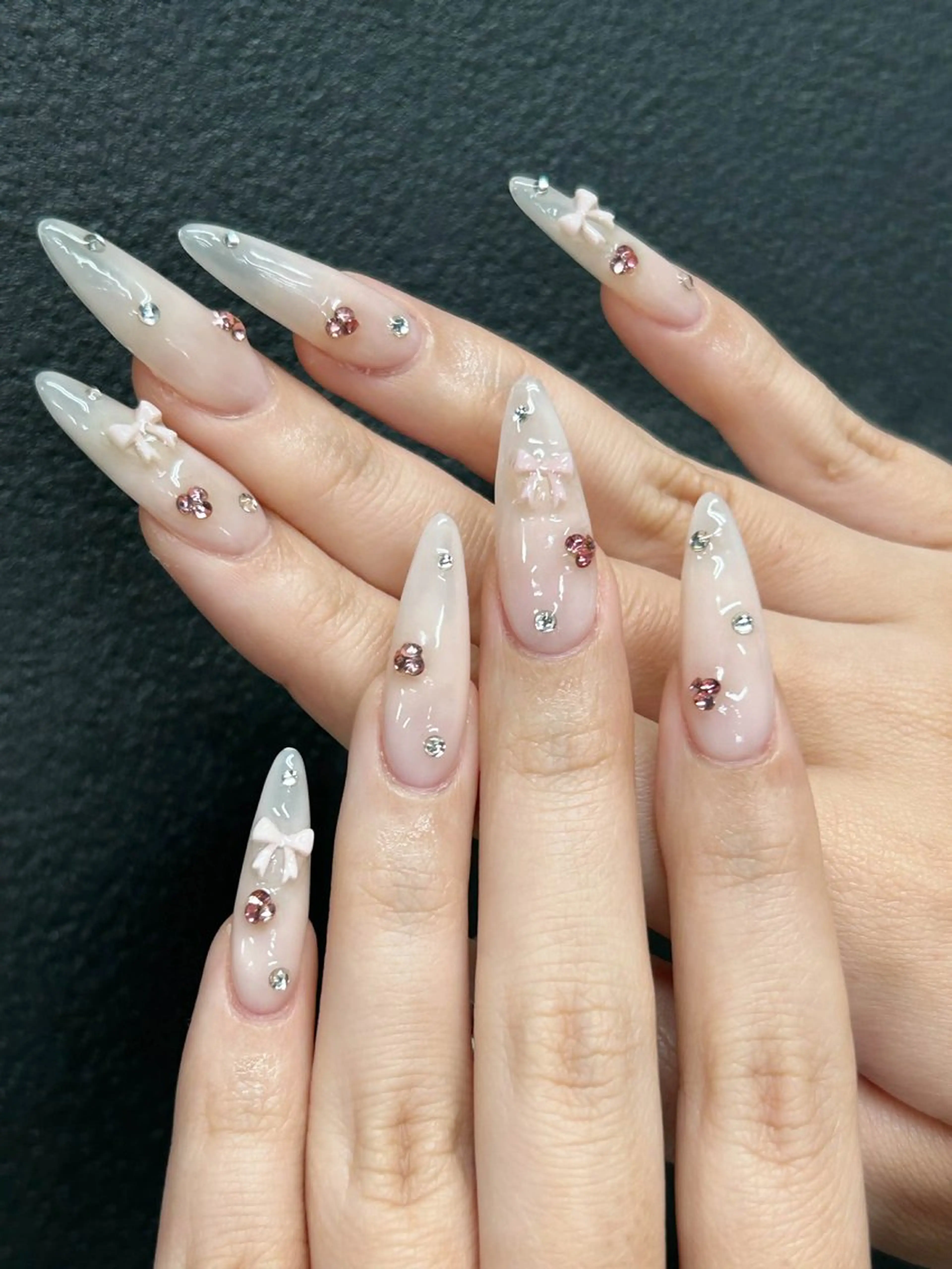 ネイル ハンドネイル Hanni ANA.CHUOのネイルデザイン