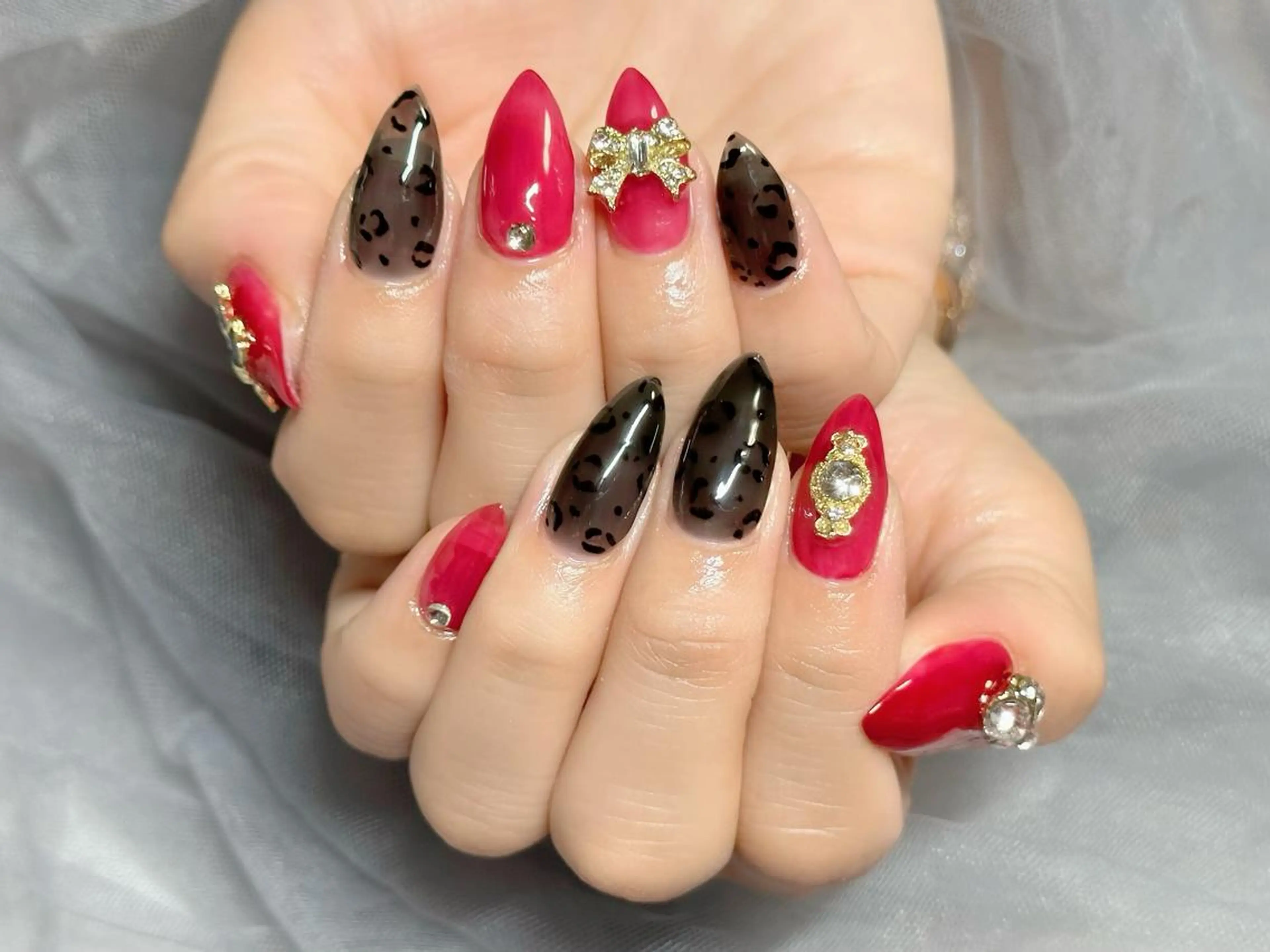 ネイル アニマル柄 赤色 ハンドネイル KURELLY所属・Nail Salon KURELLYのネイルデザイン