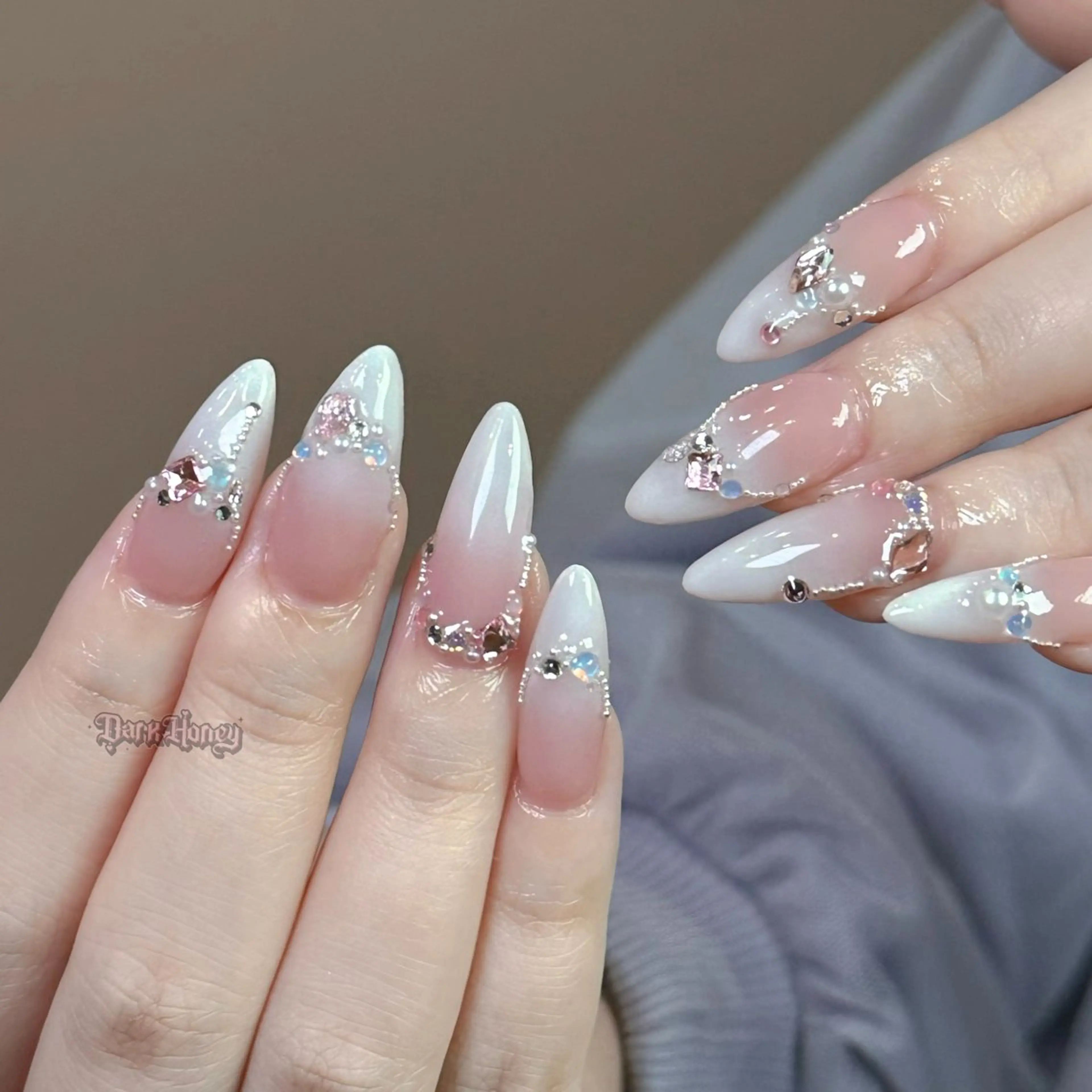 ネイル Dark honey スカルプ専門原宿店のネイルデザイン