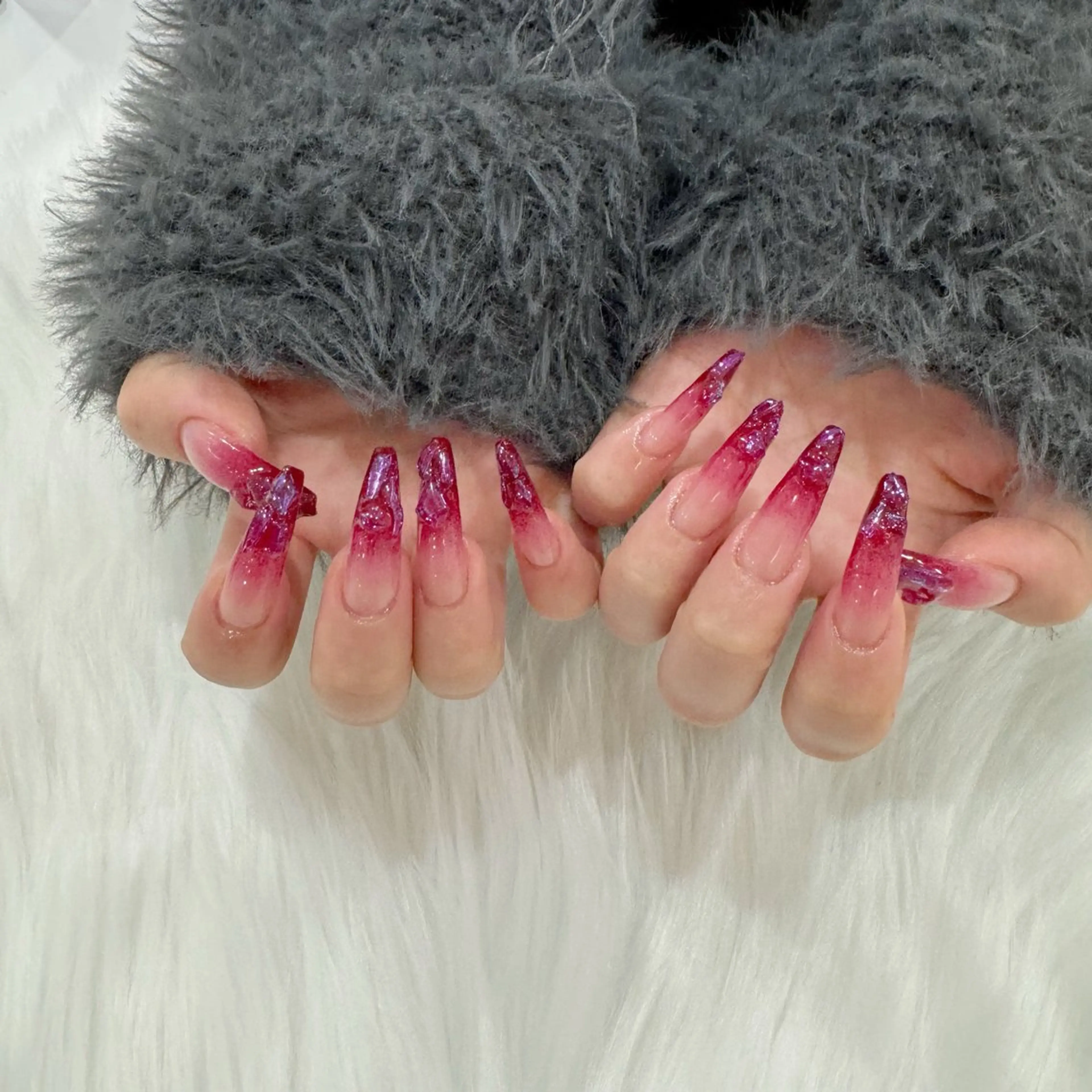 ネイル キラキラネイル ワンホンネイル nailsalon ChuColaのネイルデザイン