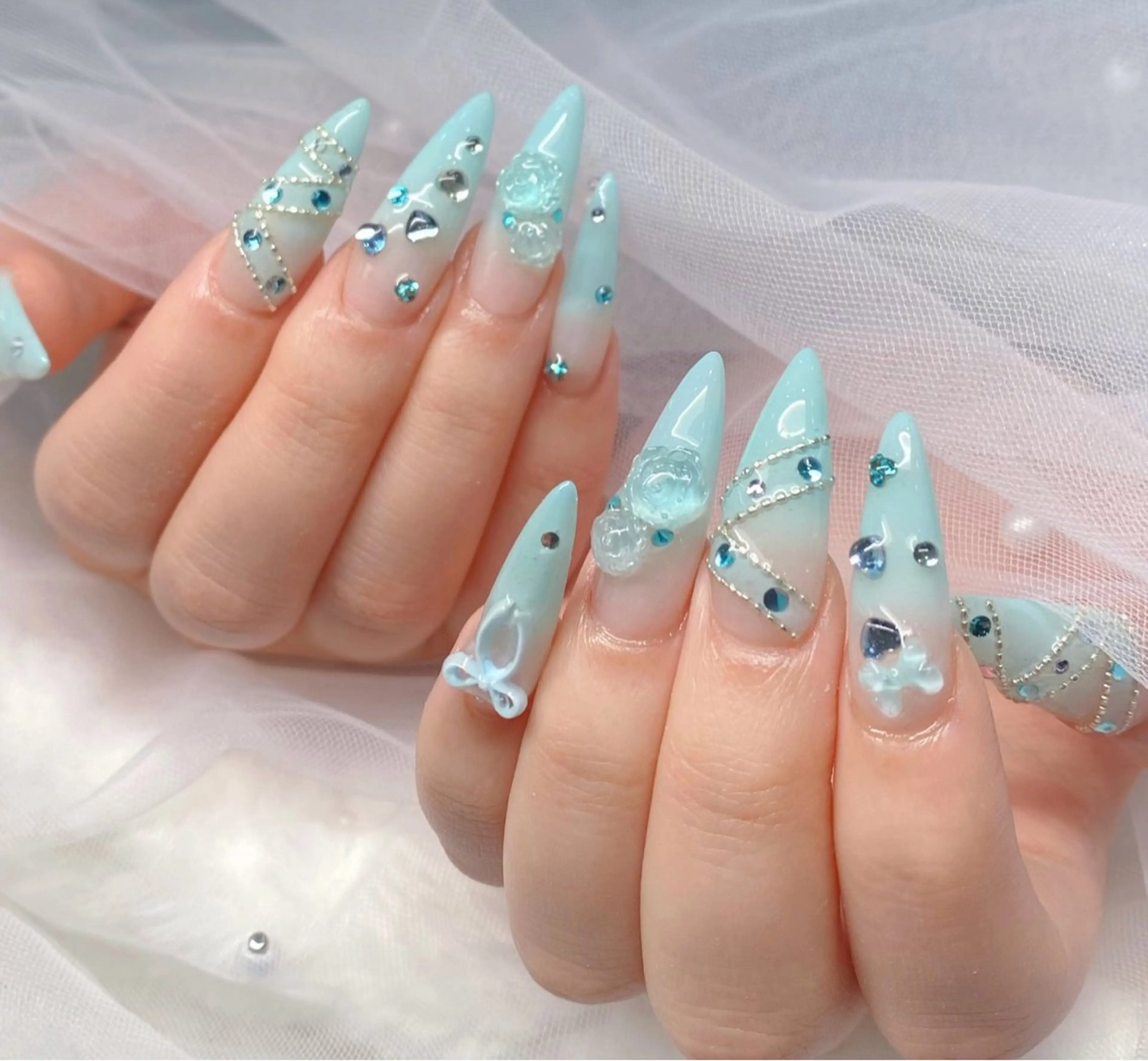 ネイル オーロラネイル ブルー チークネイル フットネイル フレンチネイル ハンドネイル REI レイのネイルデザイン