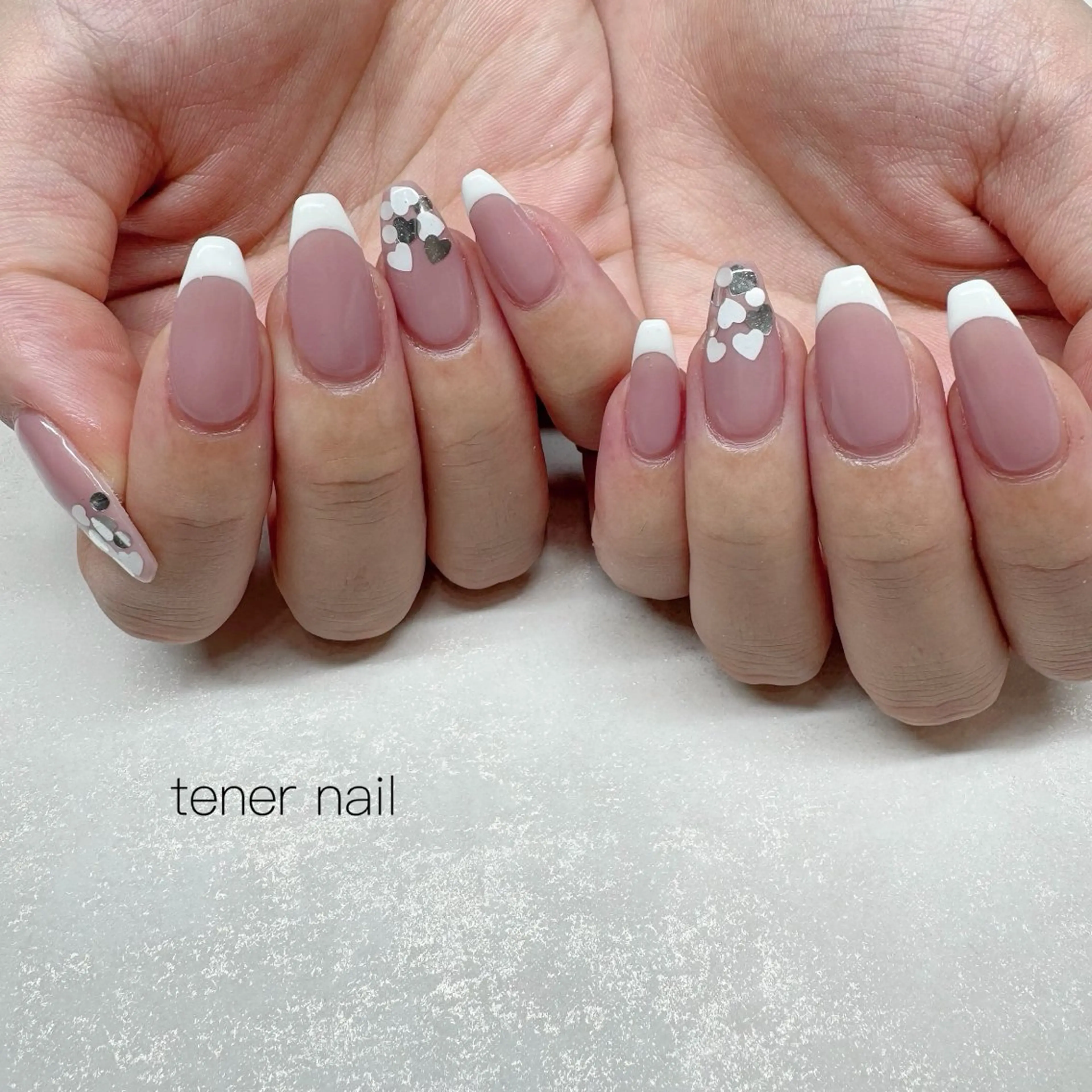 ネイル フレンチネイル グラデーション ハート ハンドネイル tener  nail  テネルネイル所属・テネルネイル tener nailのネイルデザイン